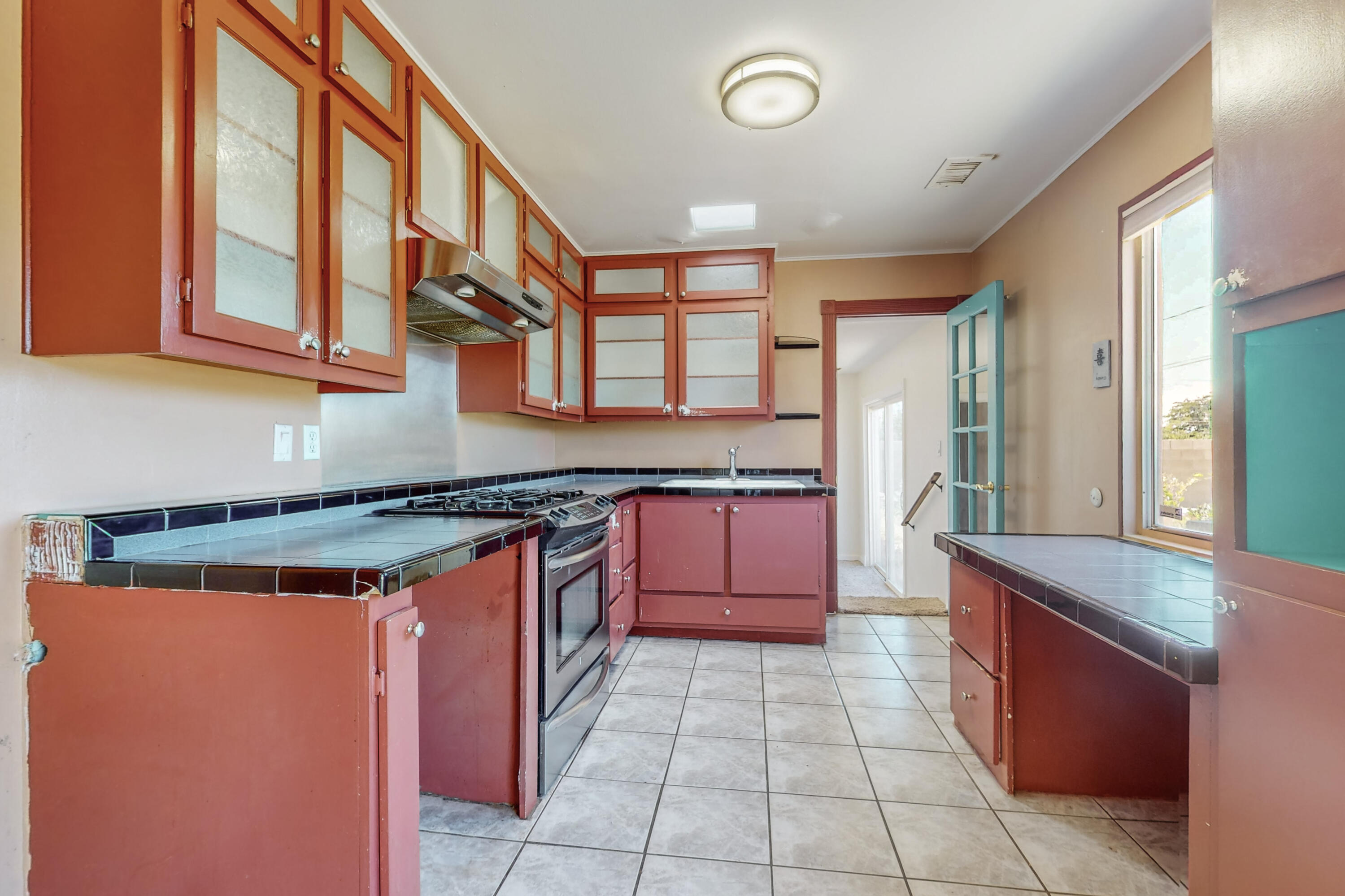 2433 Elizabeth Street NE