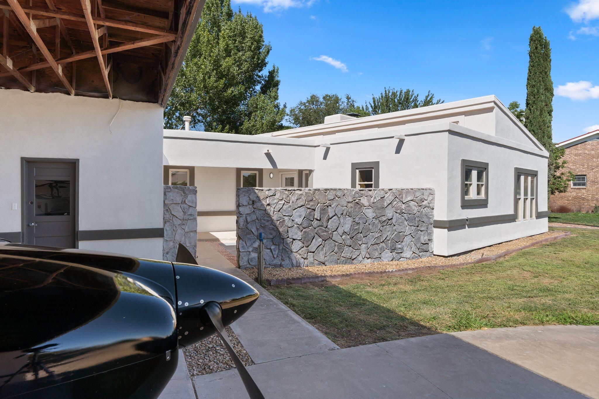 320 Bonnie St. SE