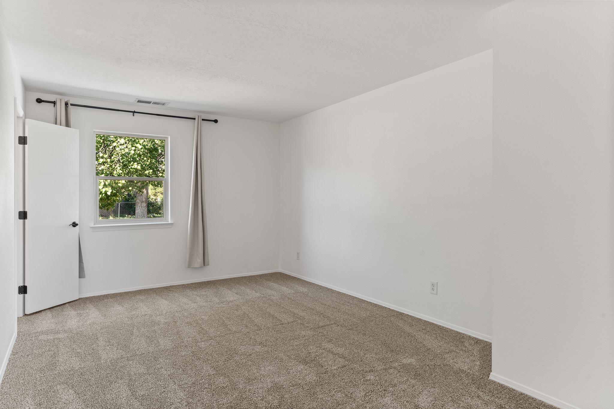 320 Bonnie St. SE