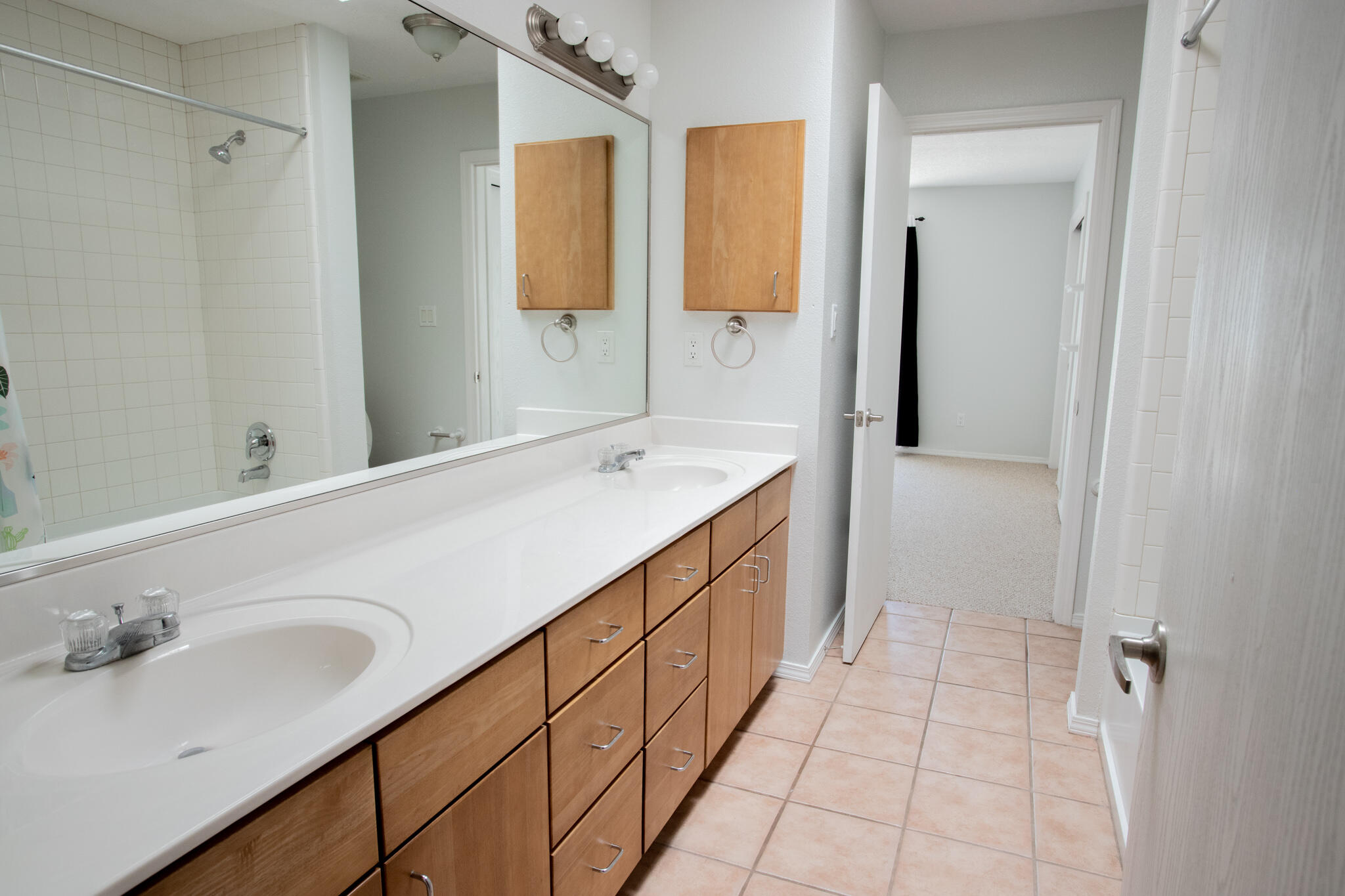 702 Broadway Boulevard SE Unit: 8