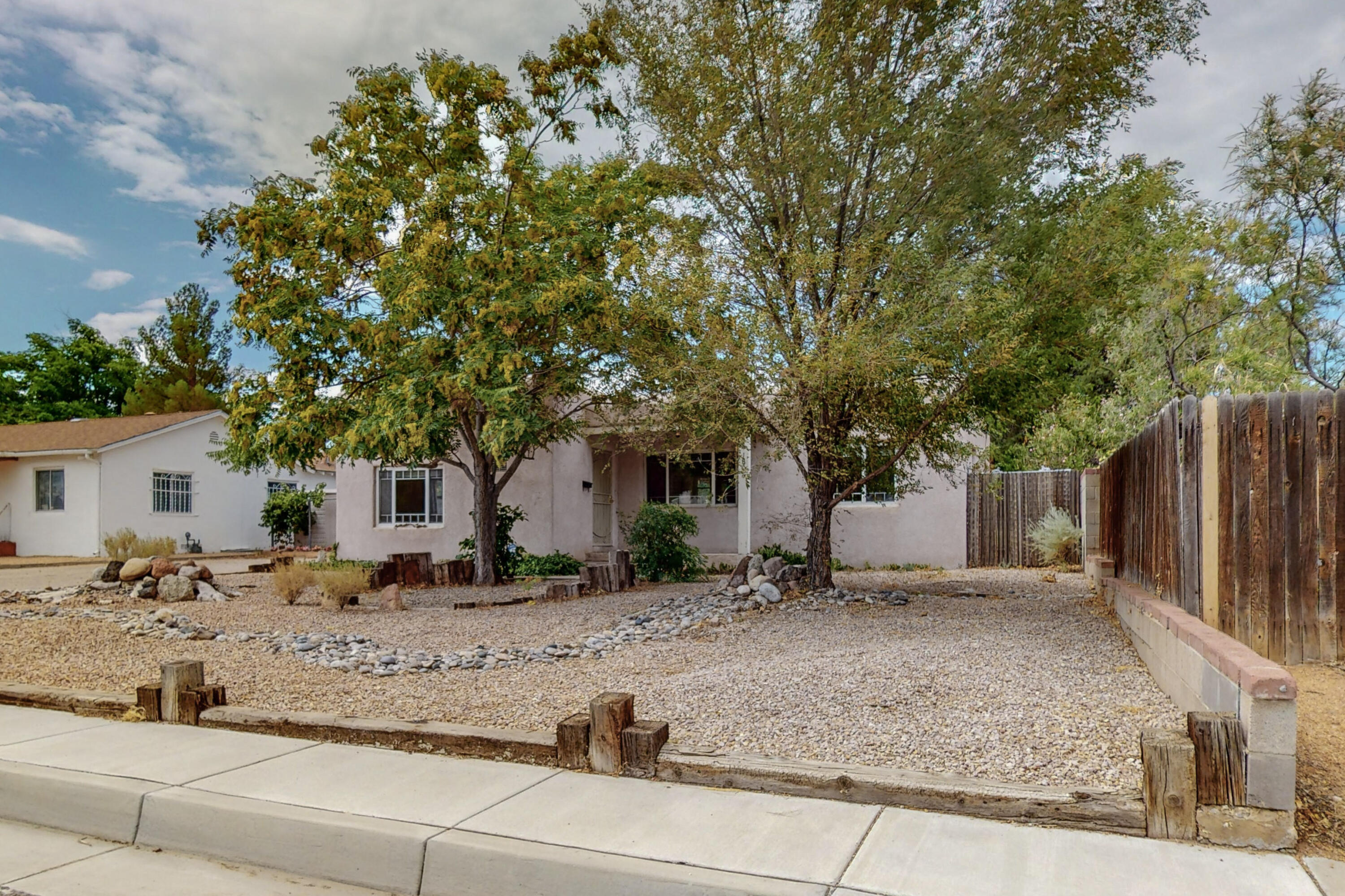 1805 Ridgecrest Circle SE