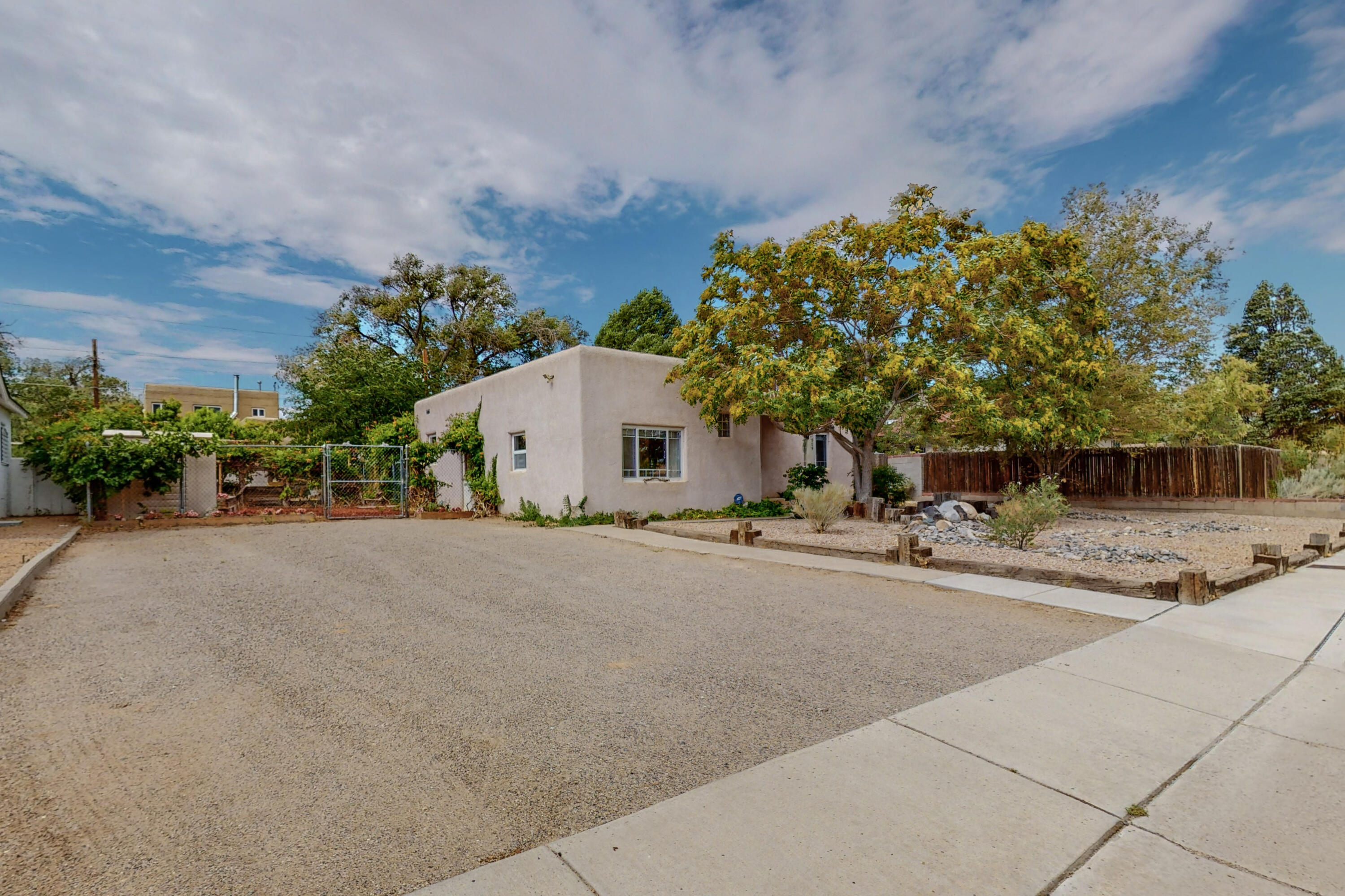 1805 Ridgecrest Circle SE