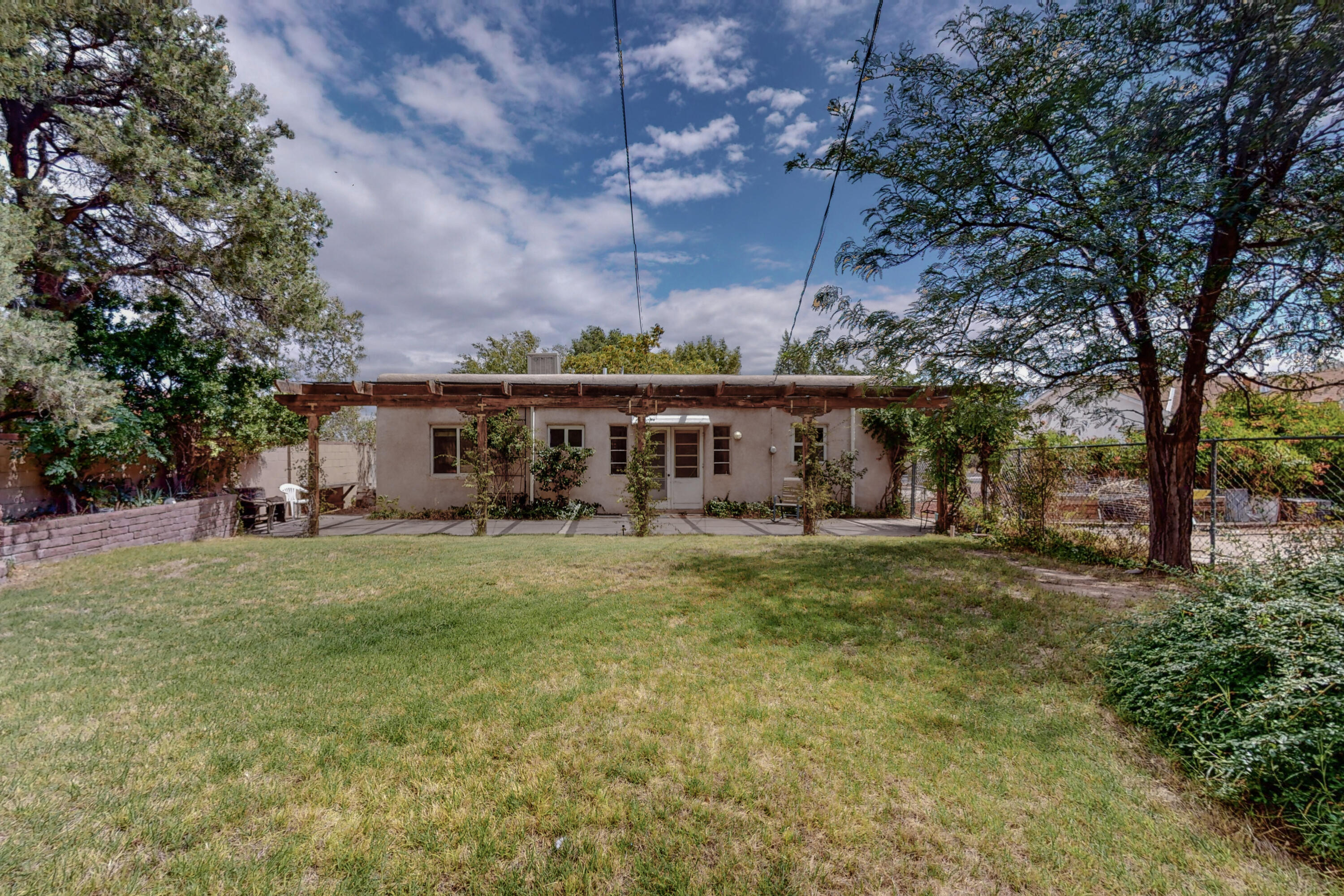 1805 Ridgecrest Circle SE