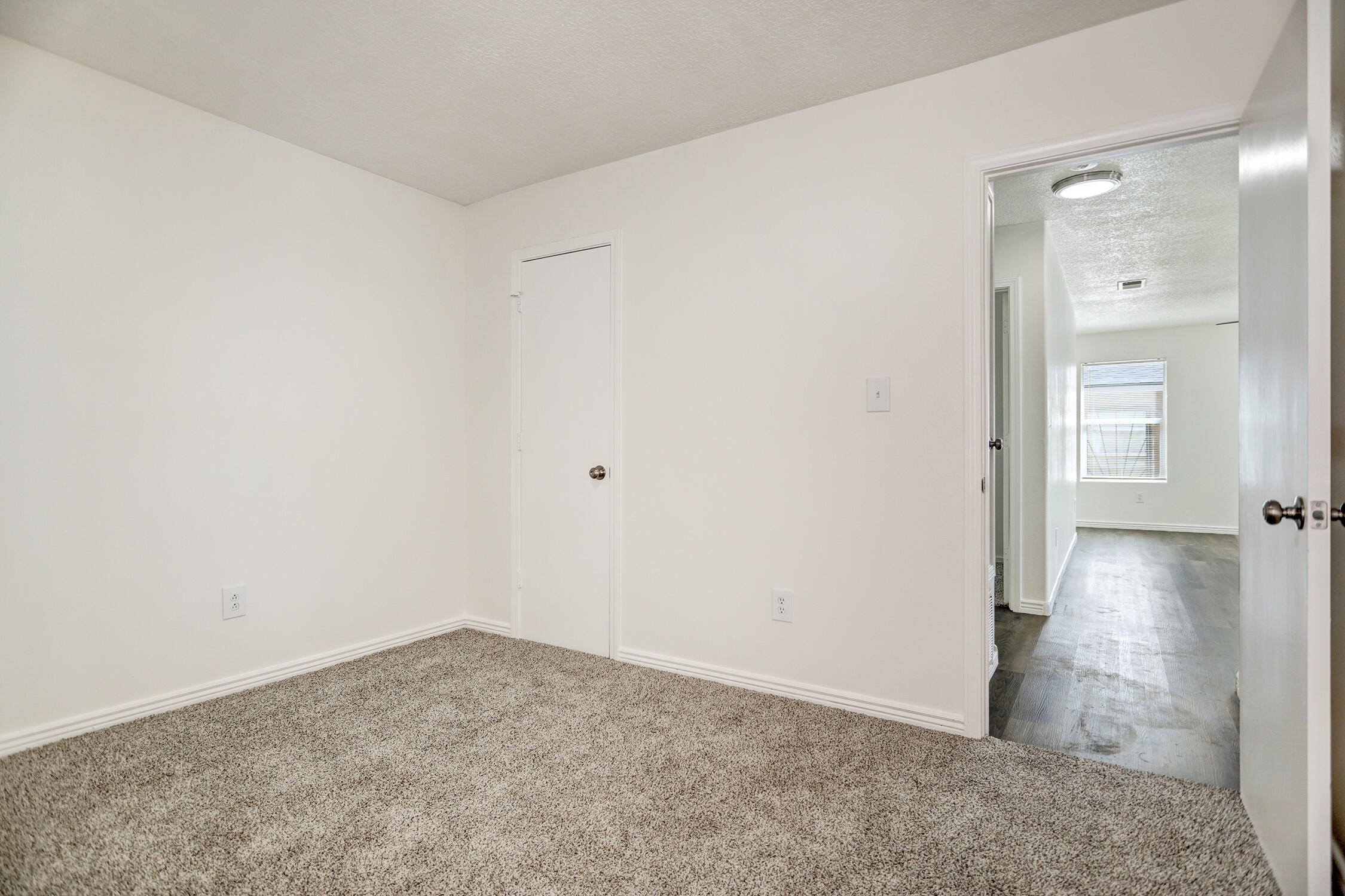 10040 Range Road SW