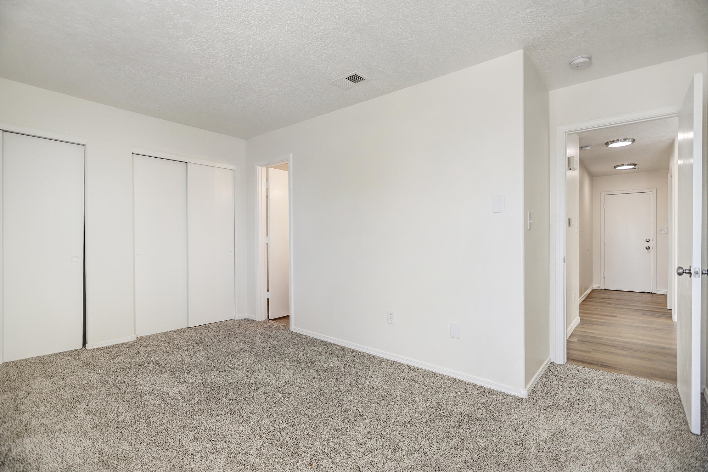 10040 Range Road SW