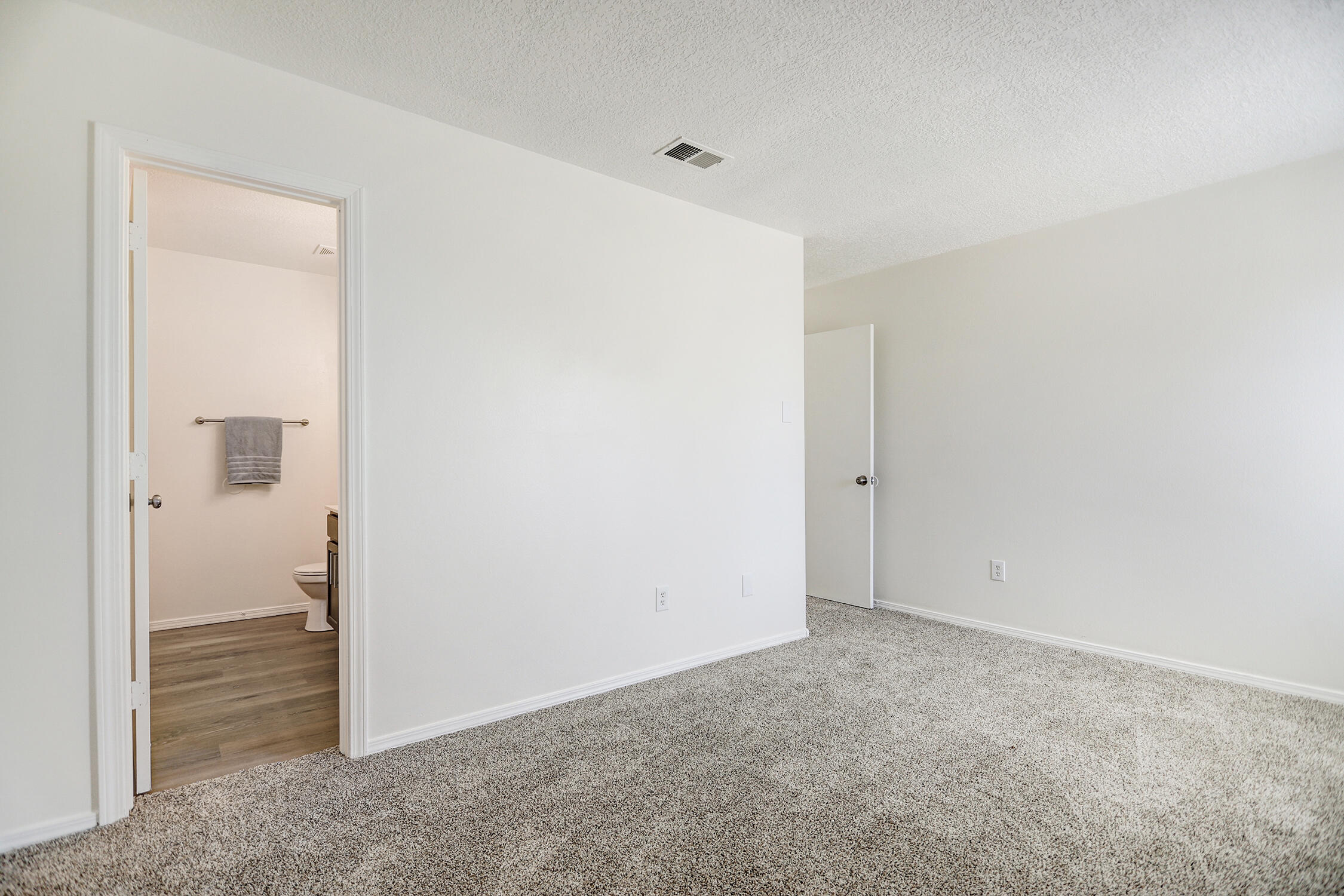 10040 Range Road SW
