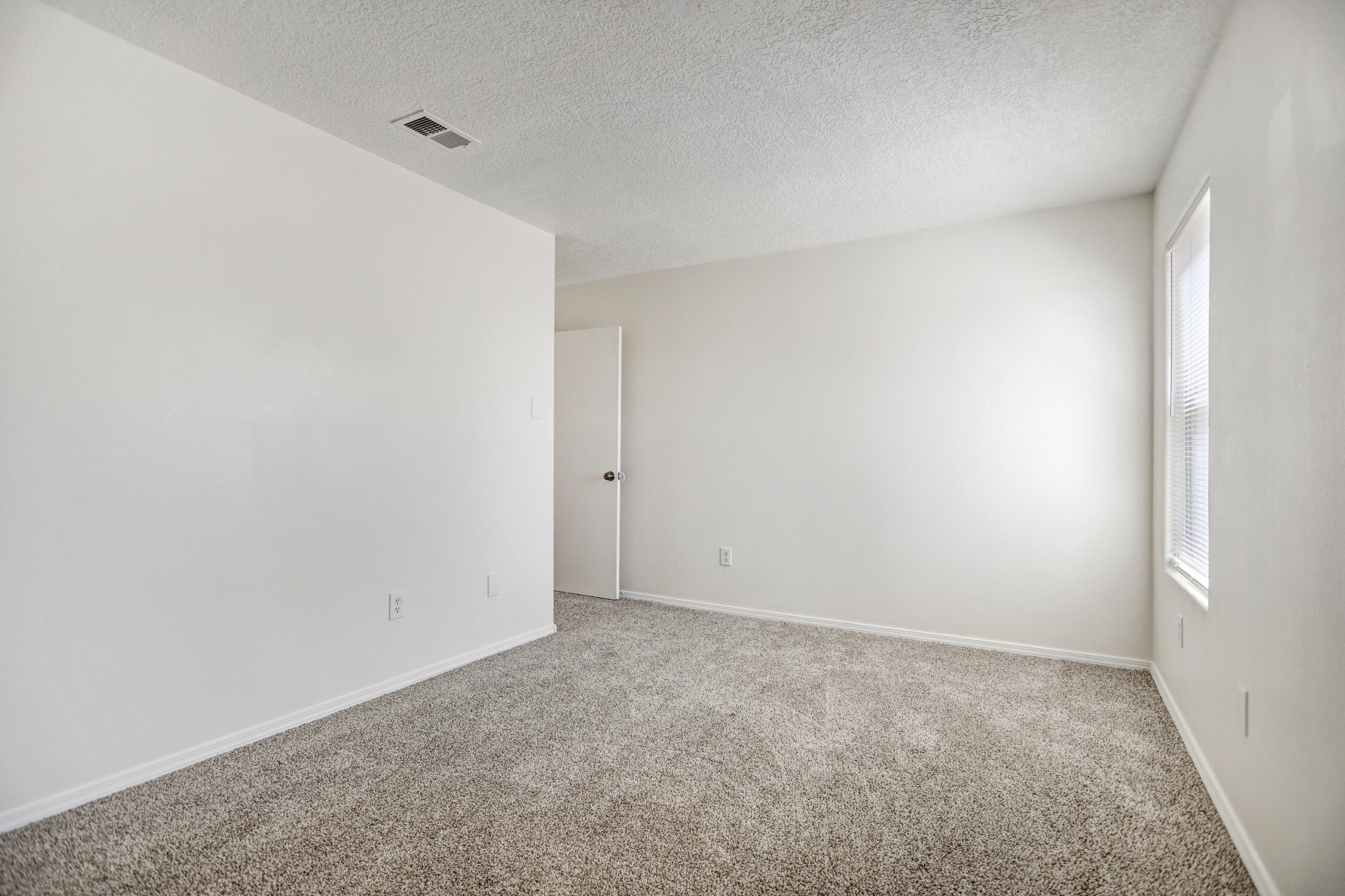 10040 Range Road SW