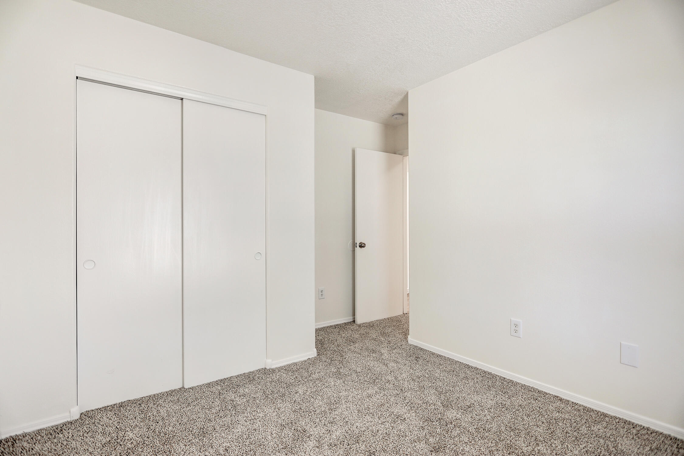 10040 Range Road SW