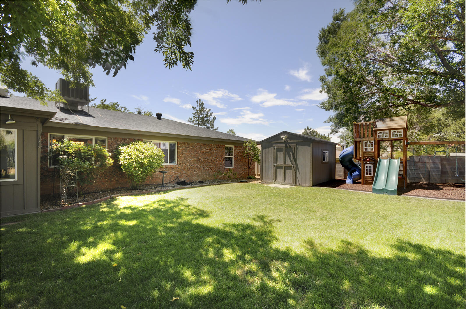 4104 Camino De La Sierra NE