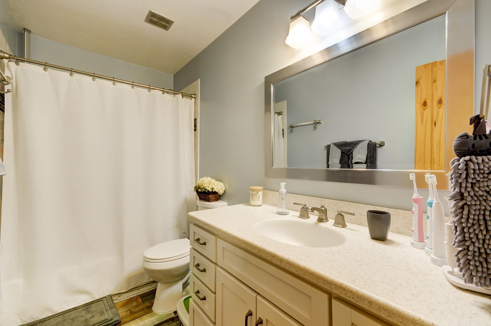 4104 Camino De La Sierra NE