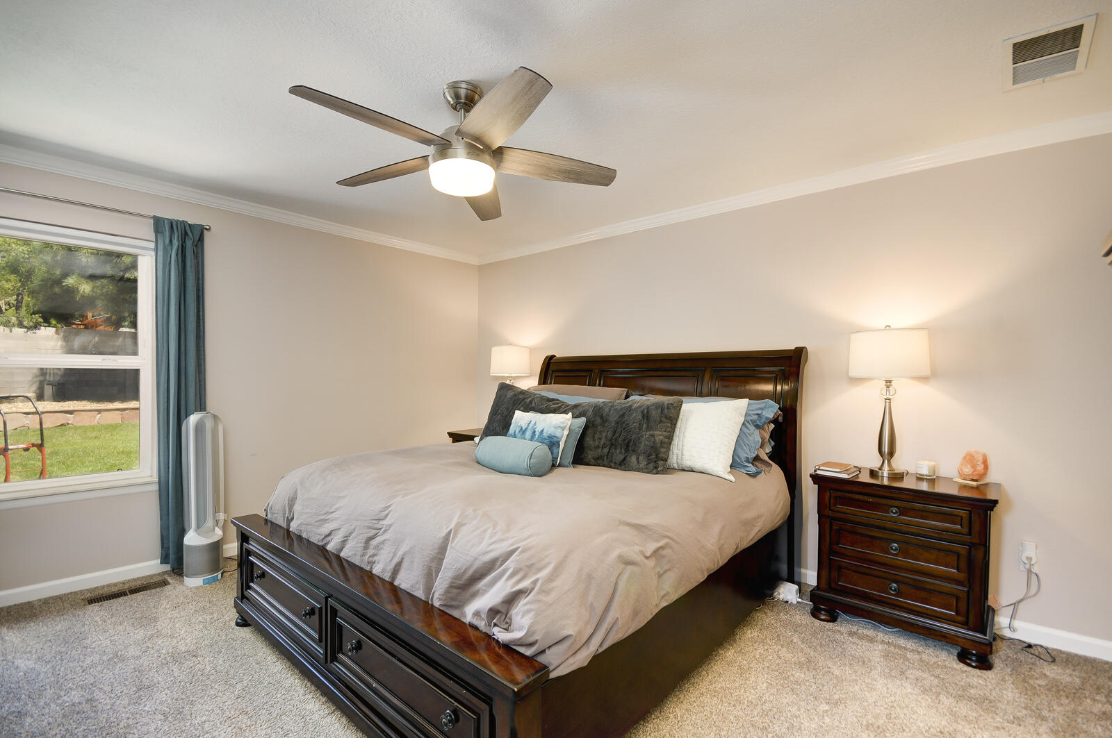 4104 Camino De La Sierra NE