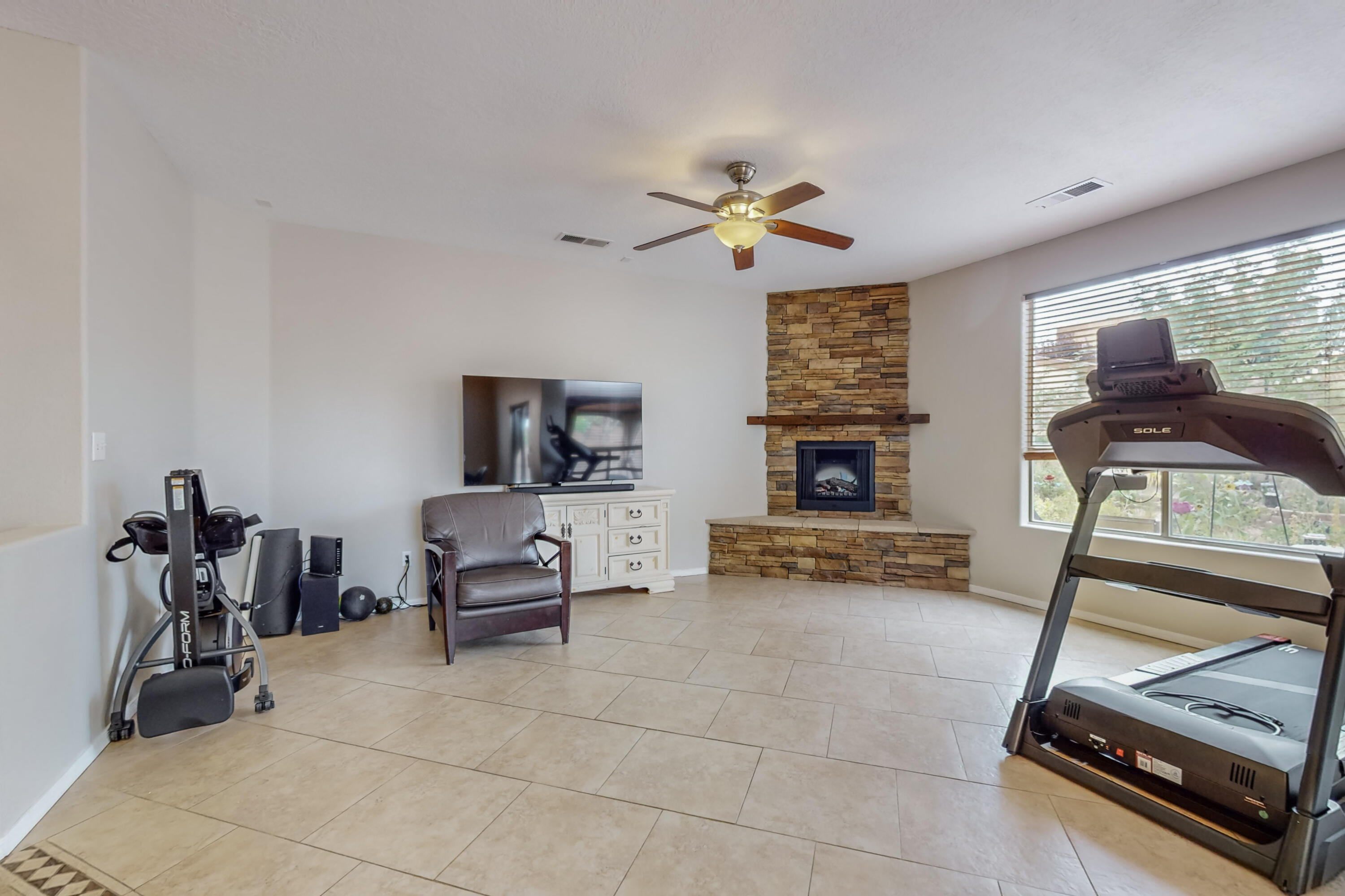 7409 Kingfisher Court NW