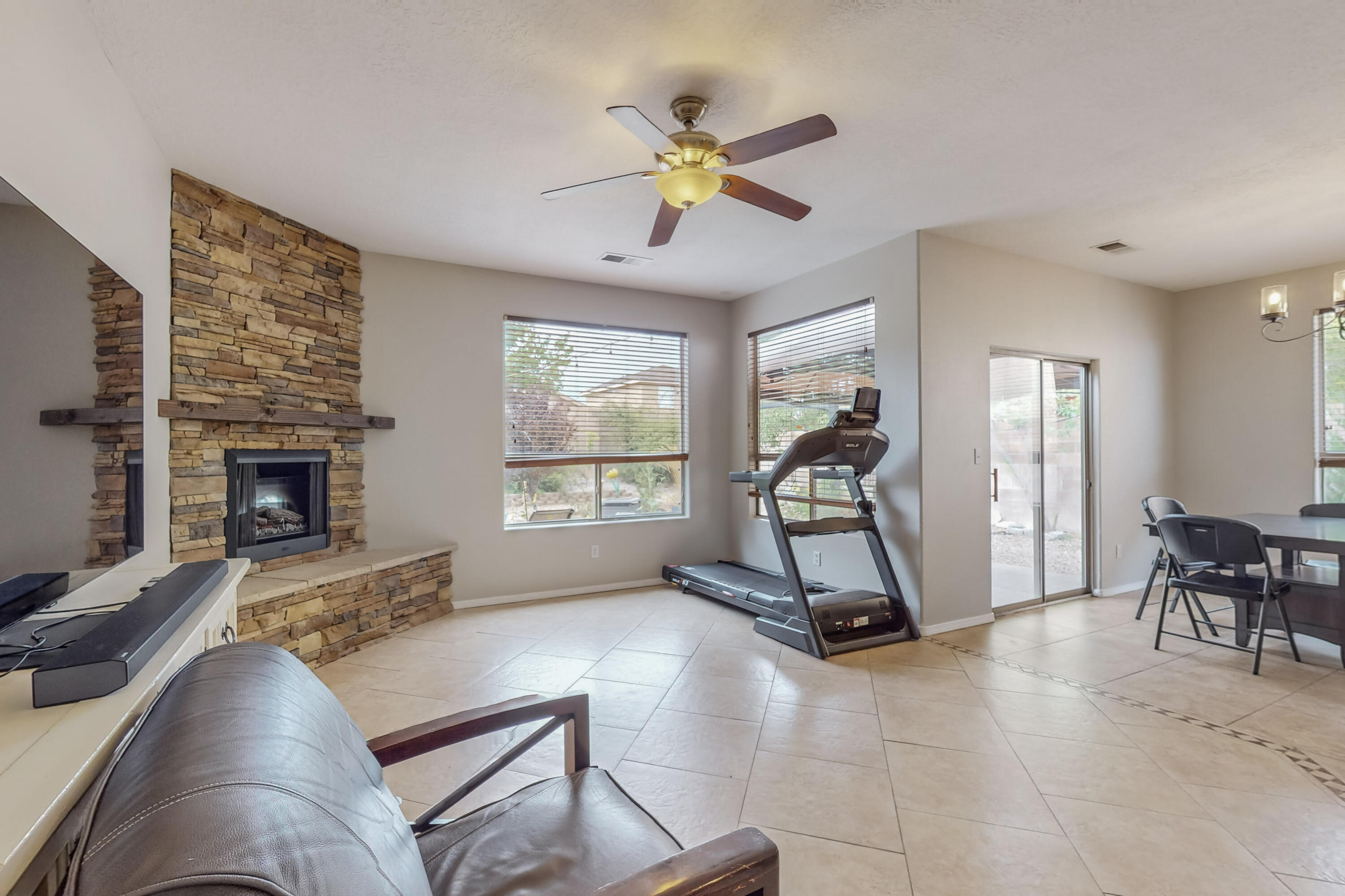 7409 Kingfisher Court NW