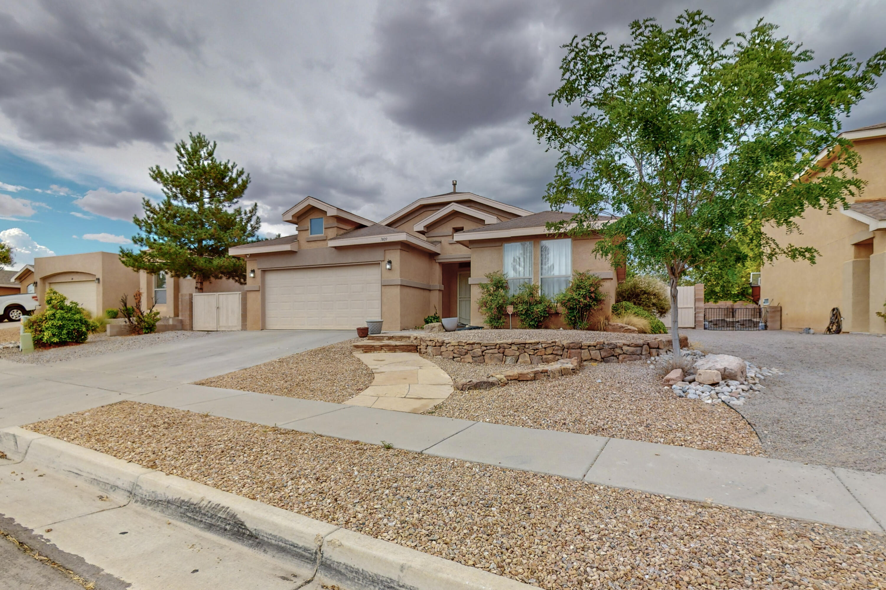7409 Kingfisher Court NW