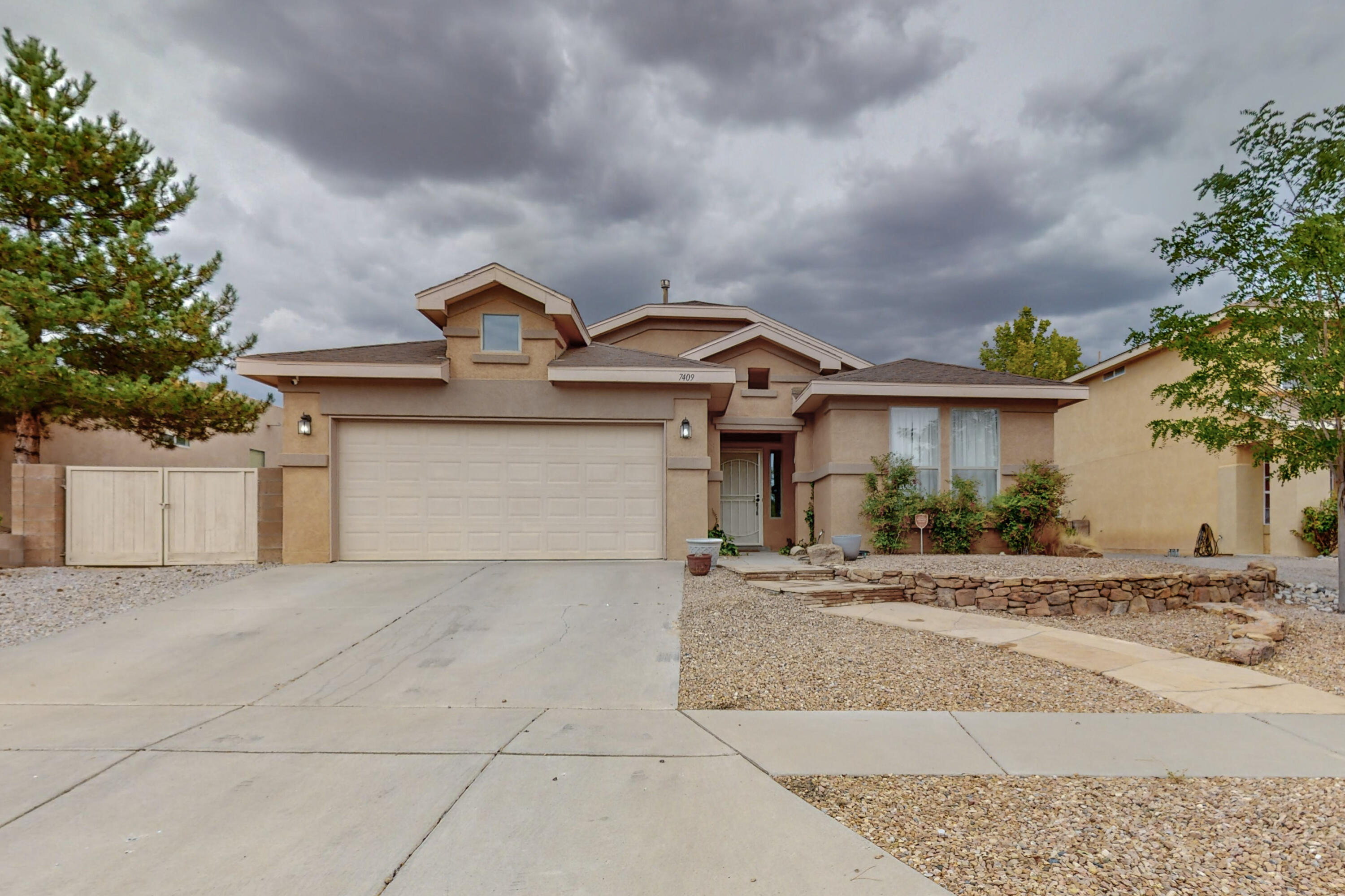 7409 Kingfisher Court NW