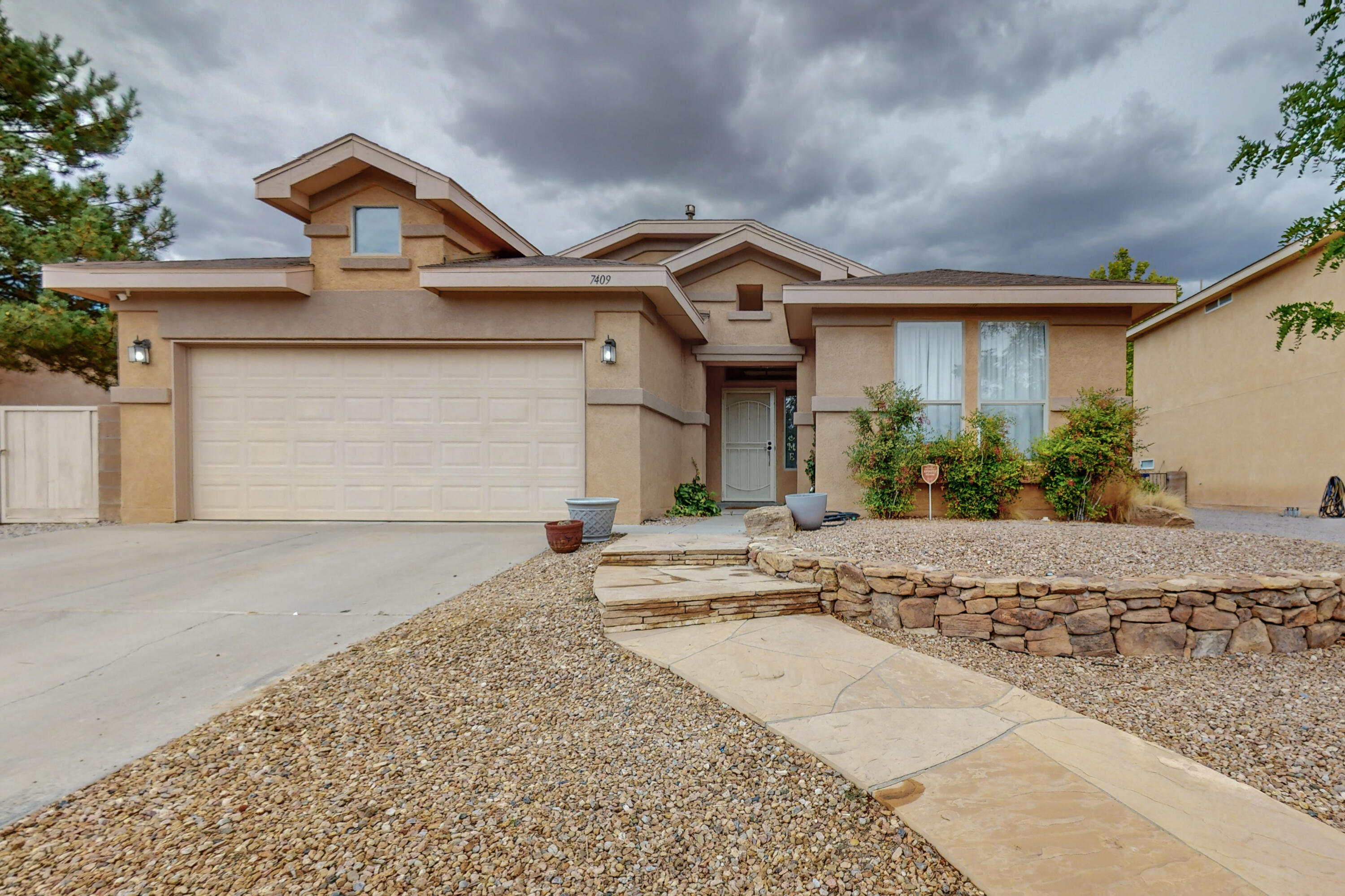 7409 Kingfisher Court NW