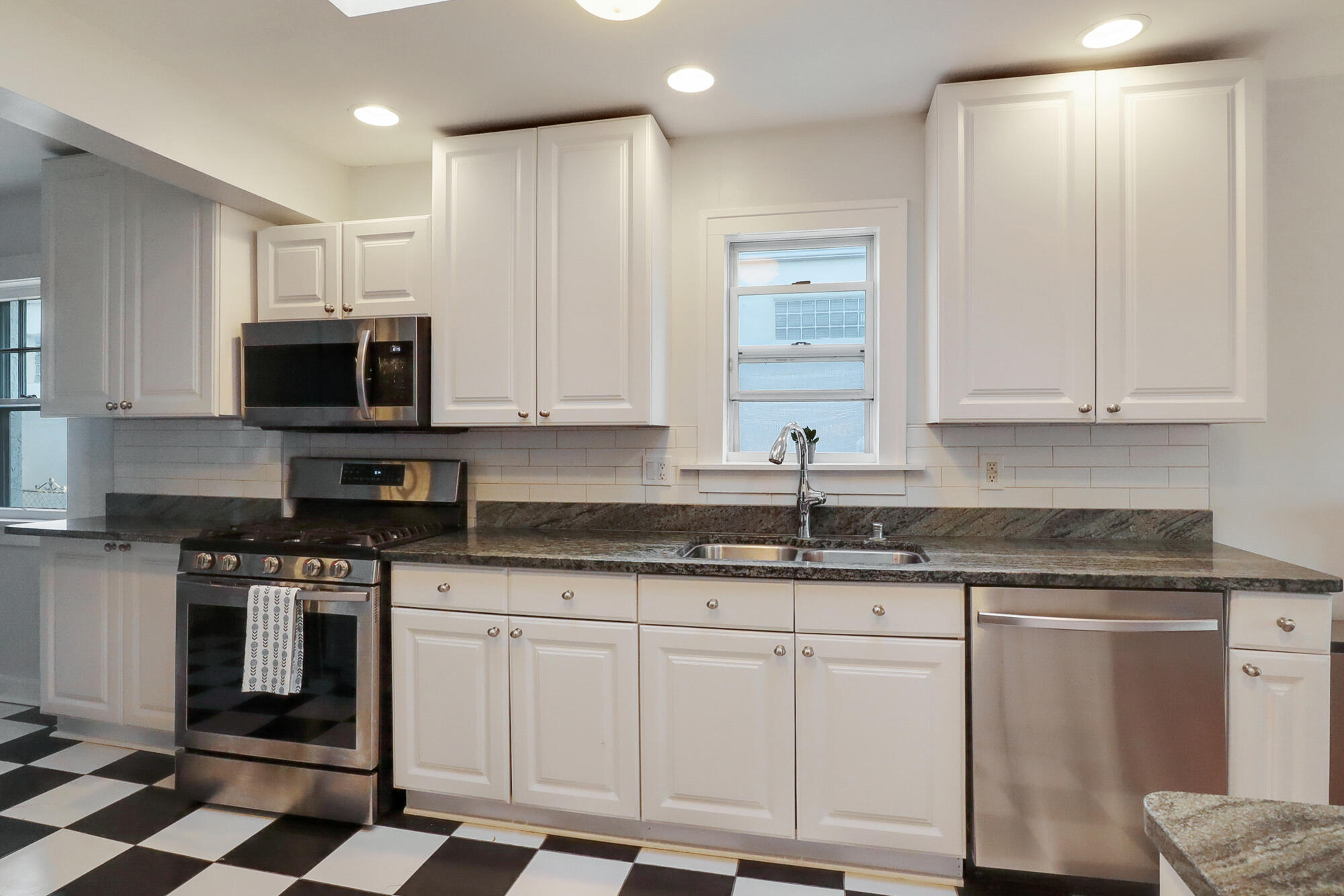 213 Solano Drive SE