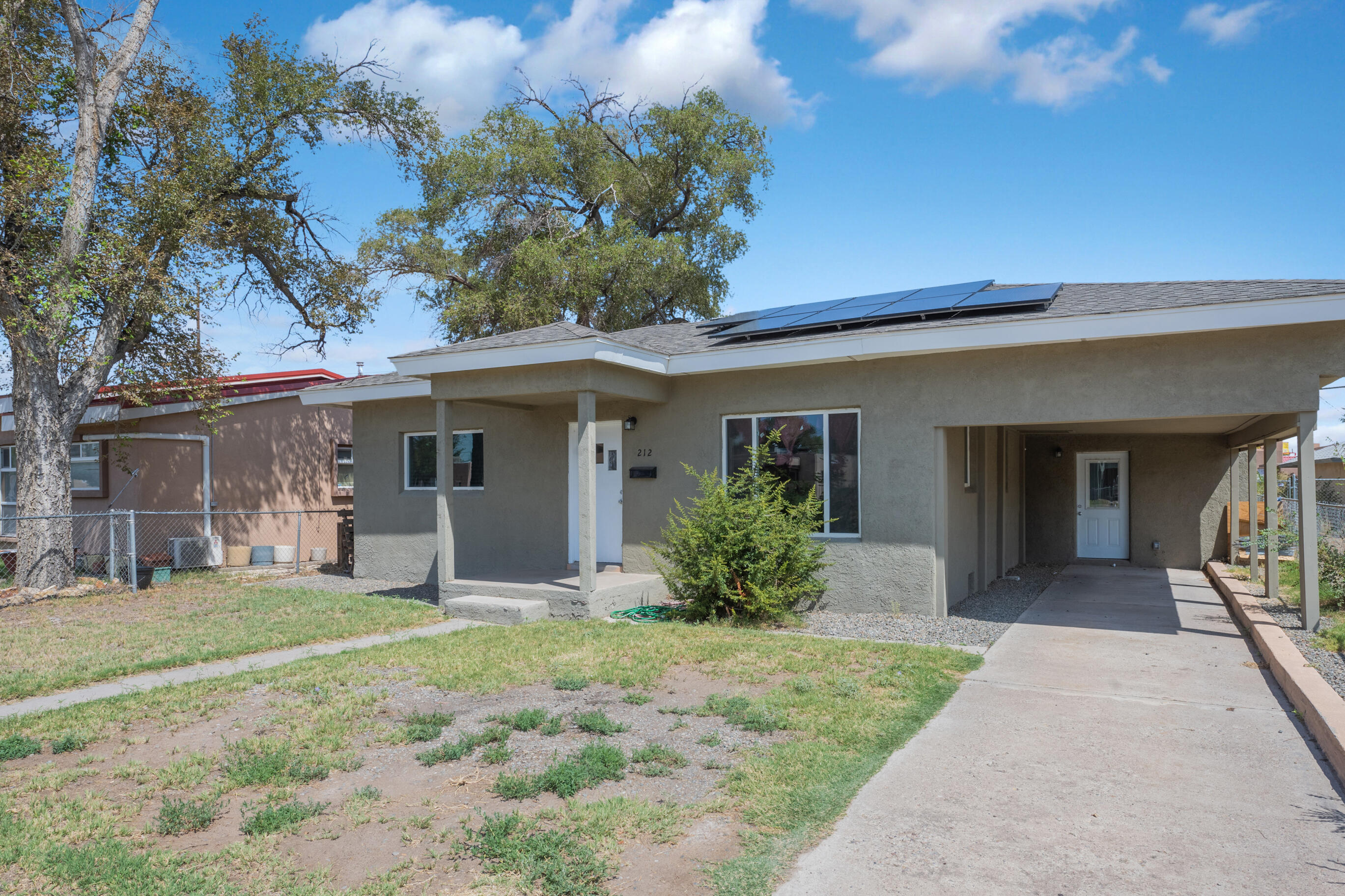 212 Dalies Avenue
