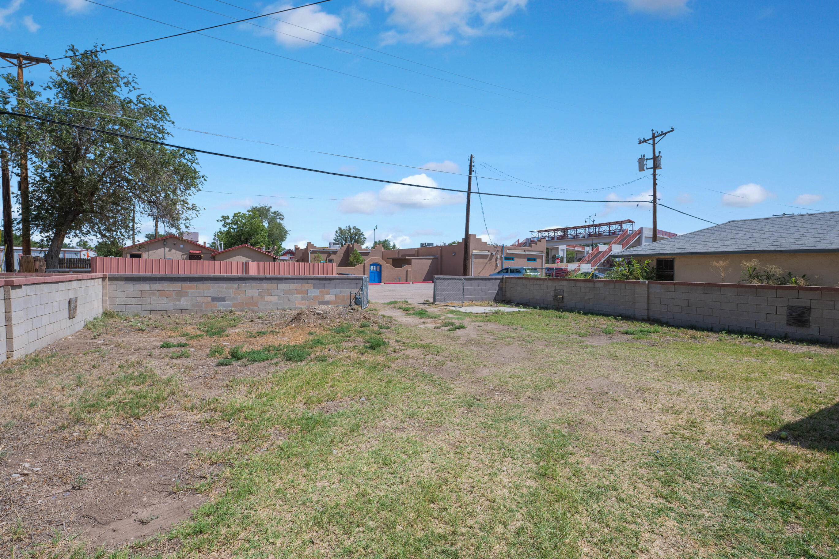 212 Dalies Avenue