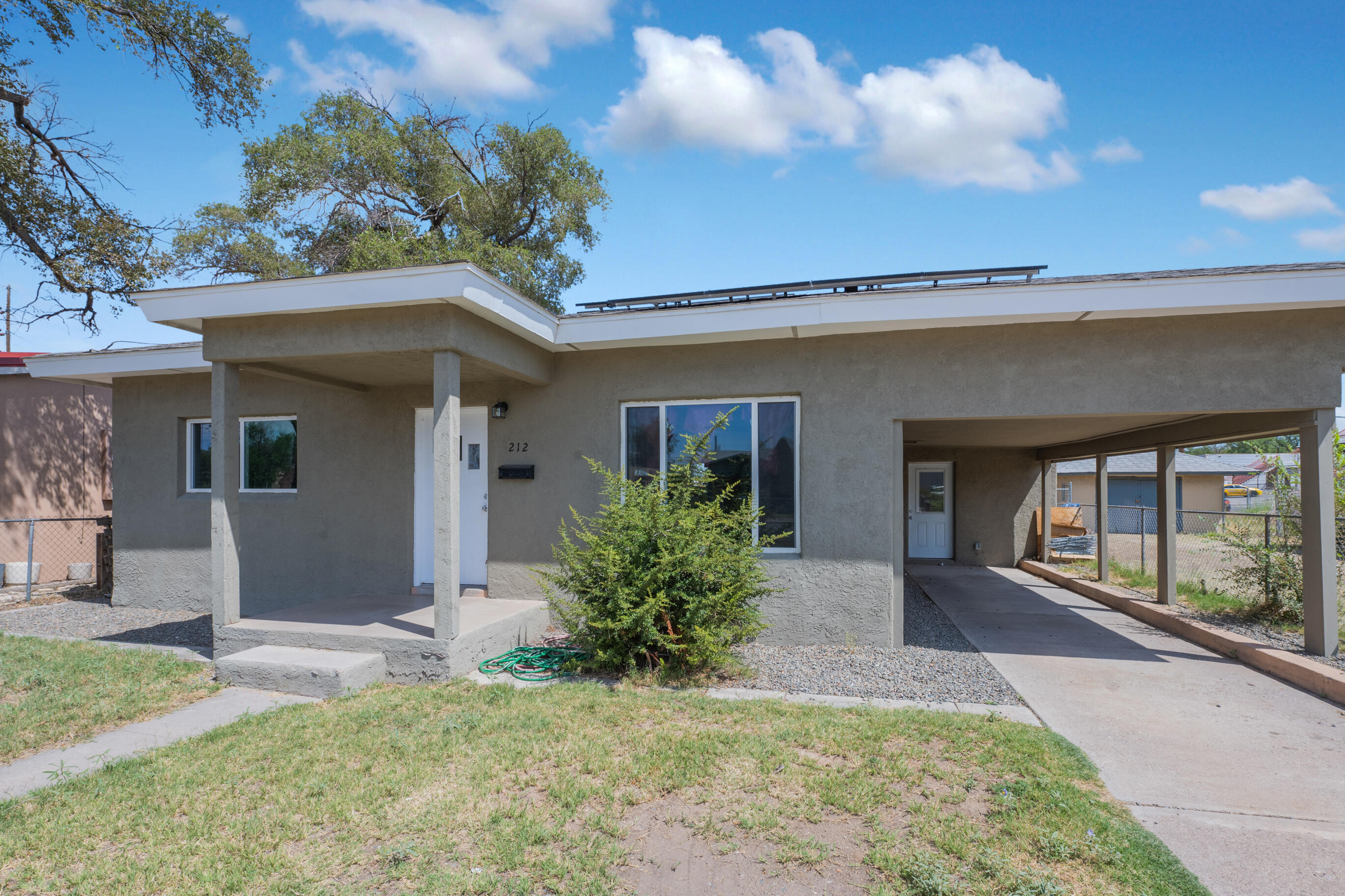 212 Dalies Avenue