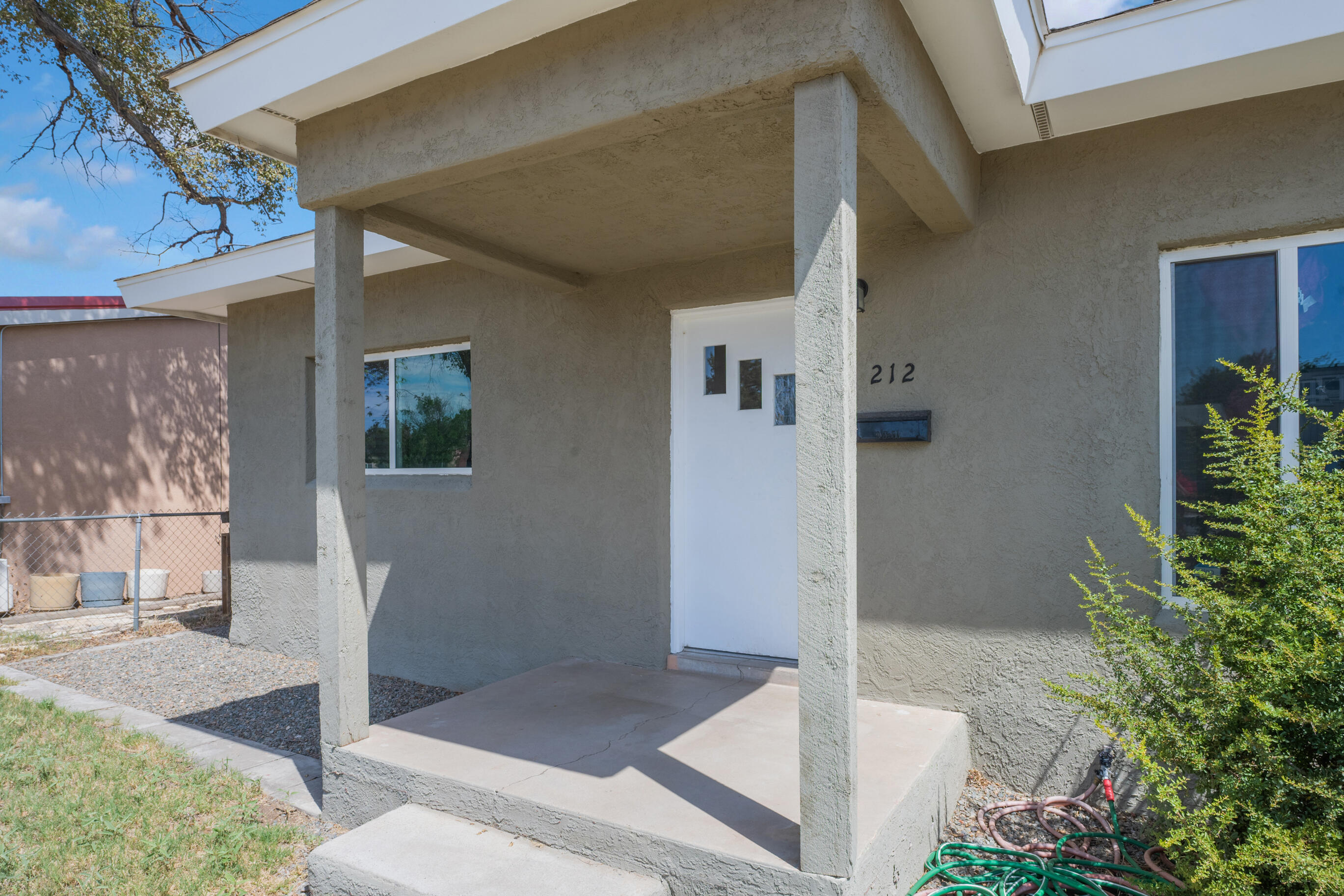 212 Dalies Avenue