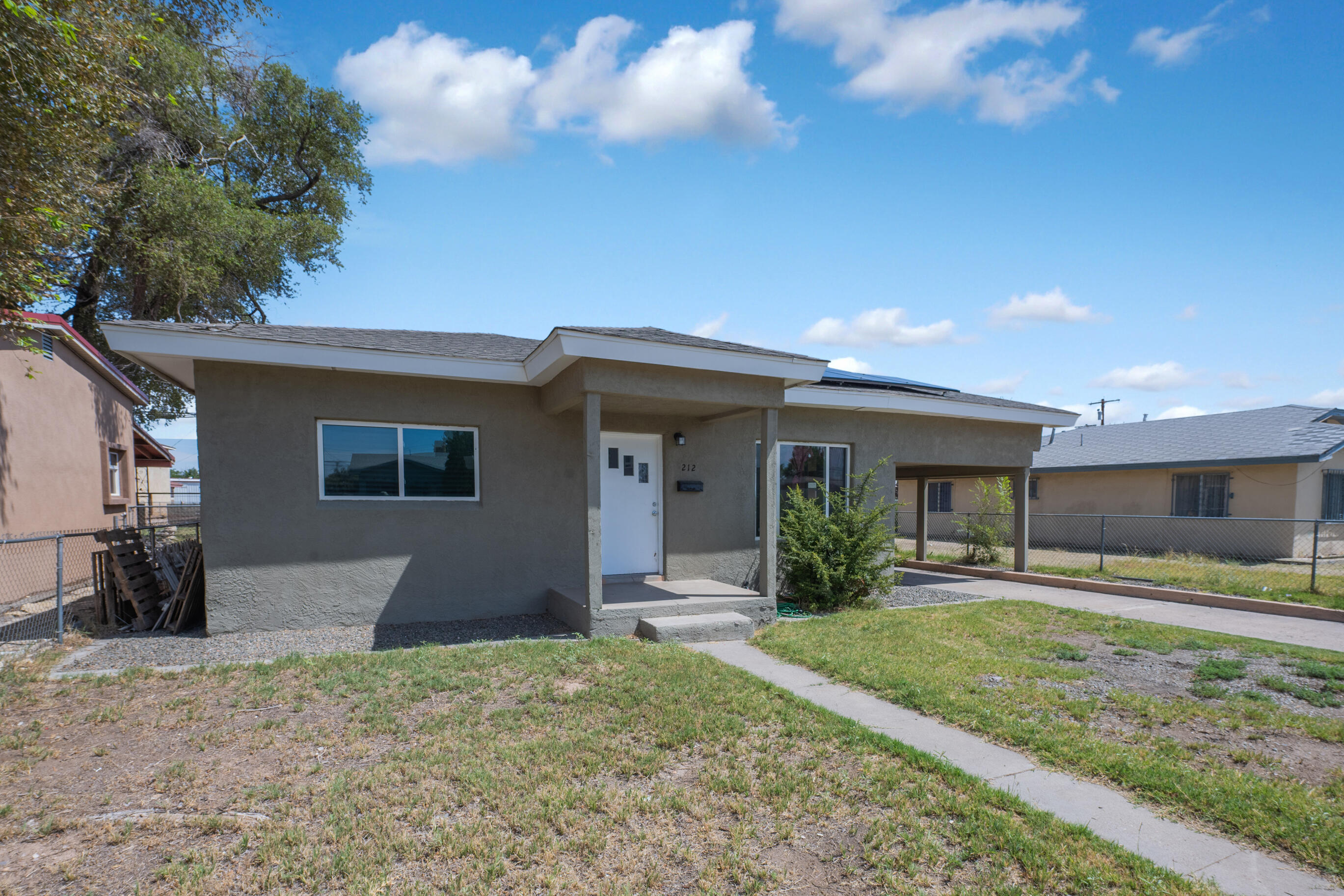 212 Dalies Avenue