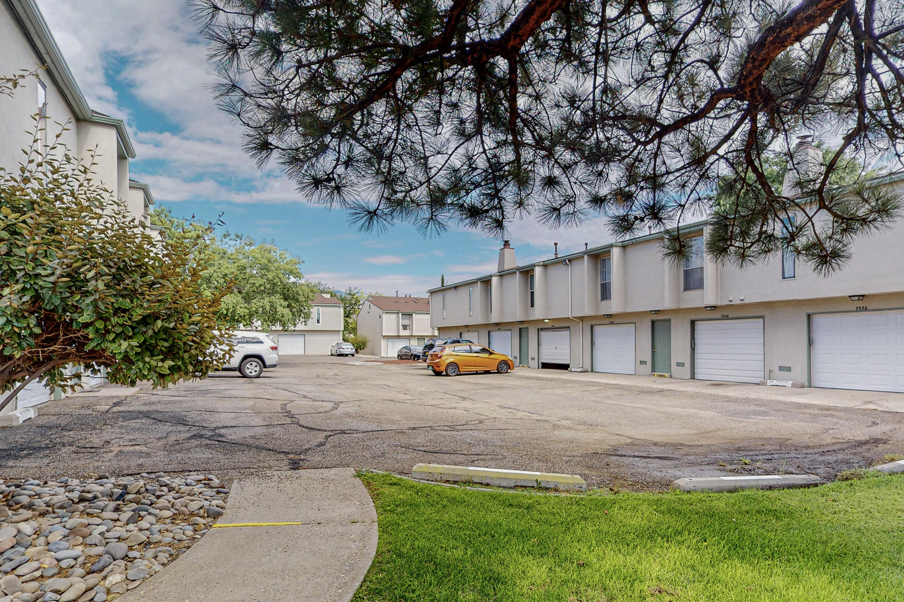 7534 Prairie Road NE
