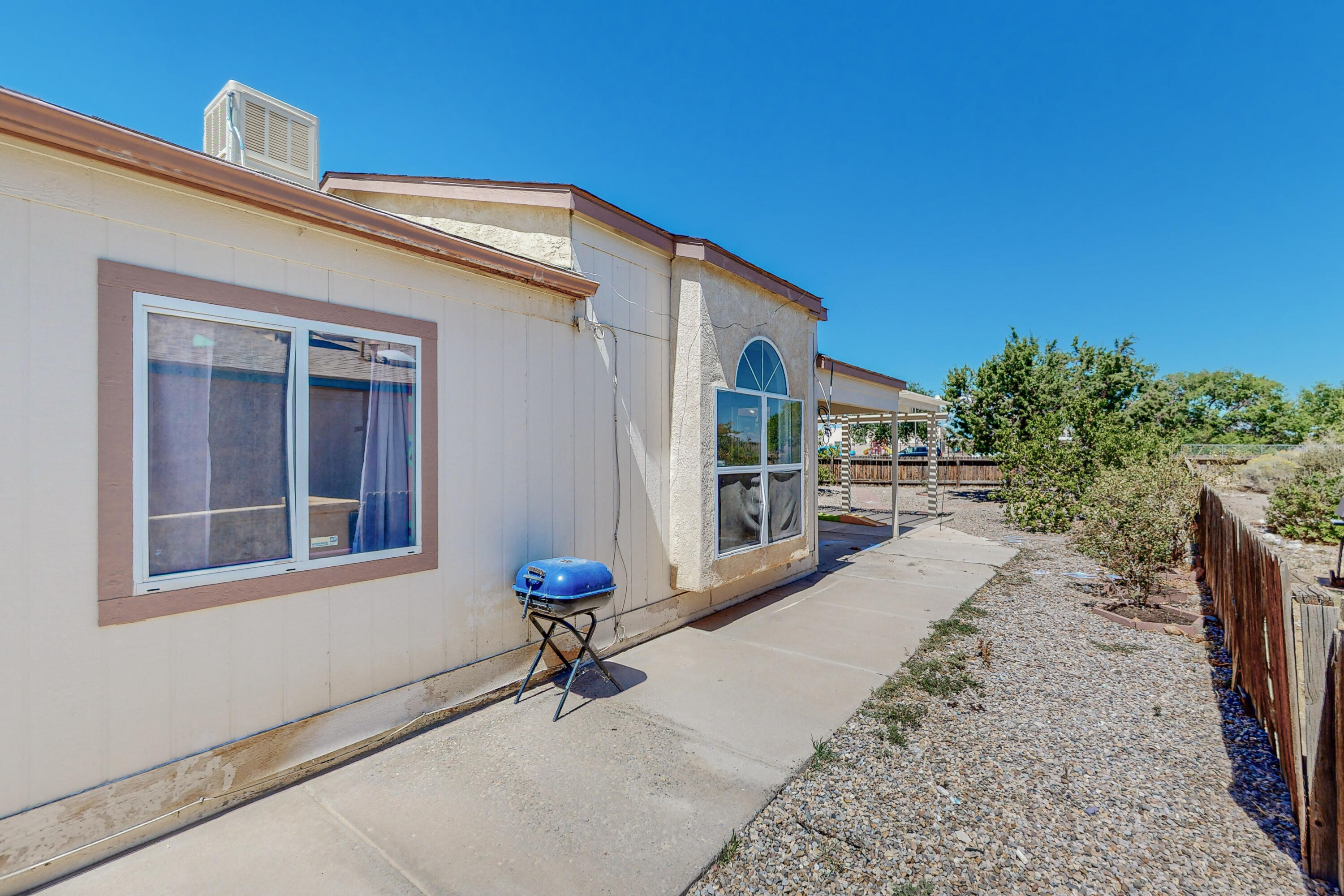 1109 Sand Dune Road NE
