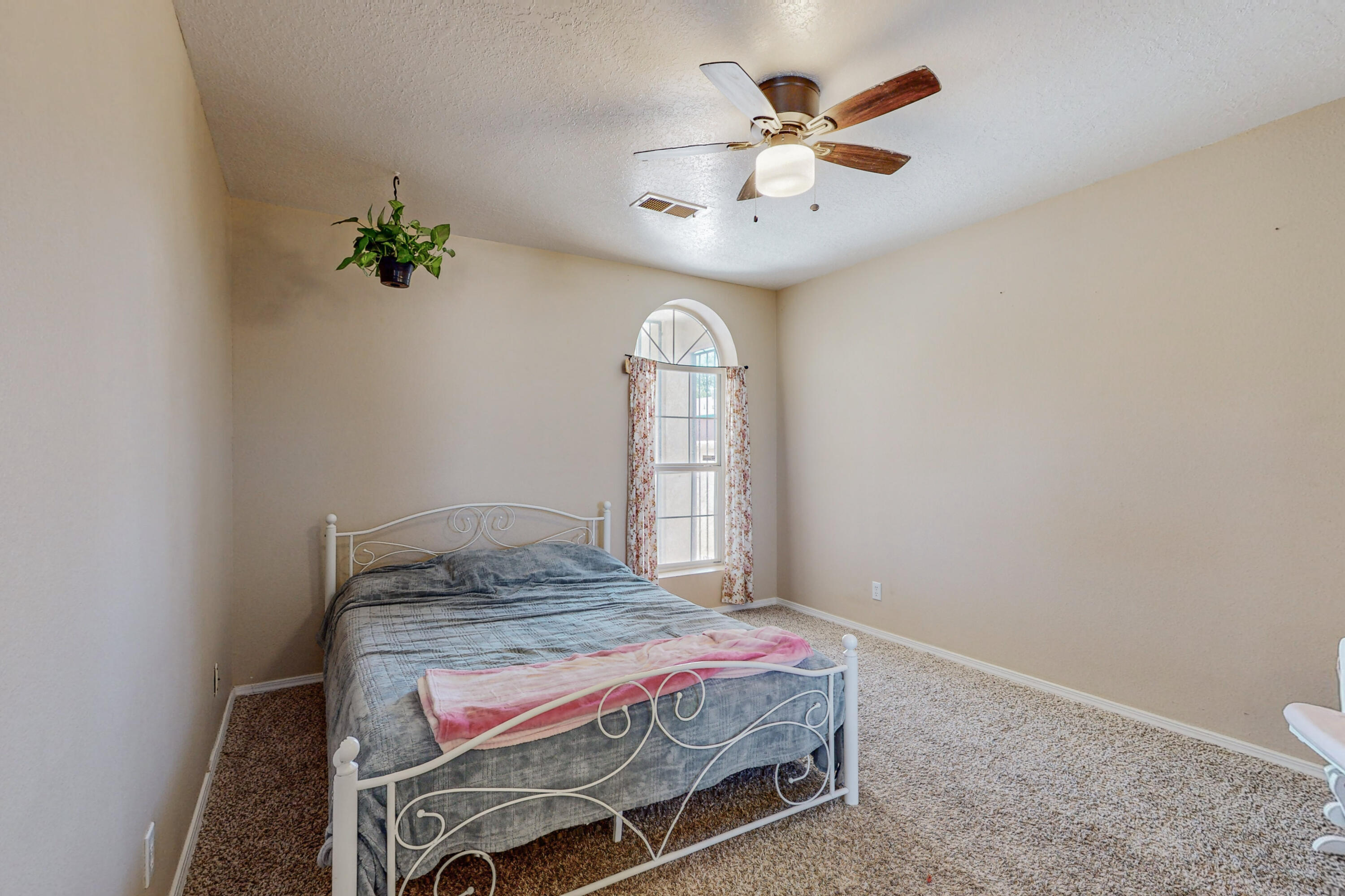 1109 Sand Dune Road NE