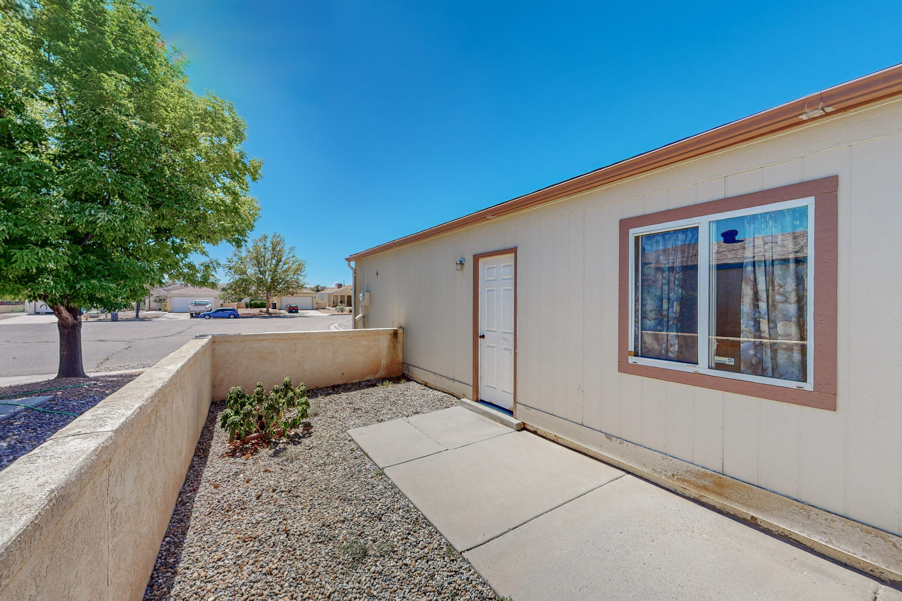 1109 Sand Dune Road NE
