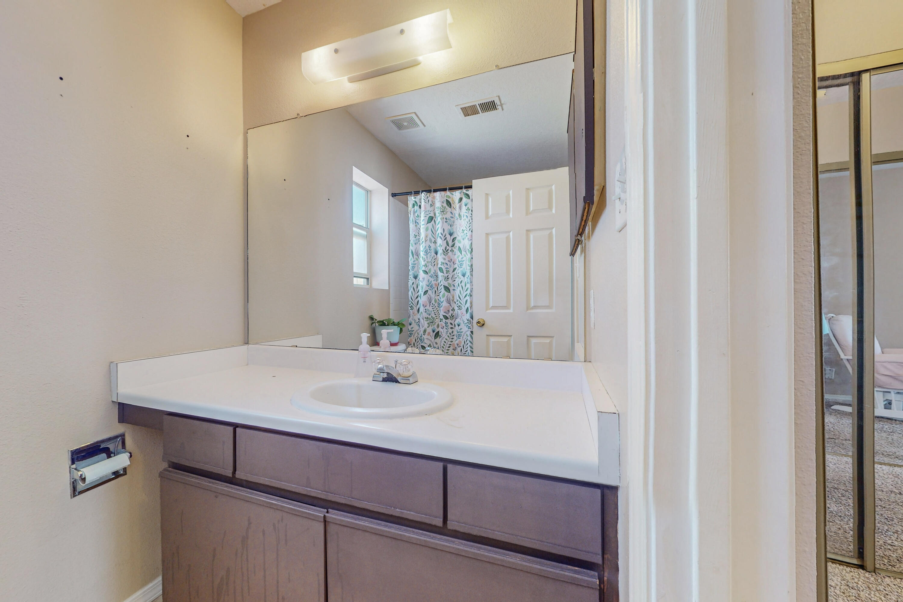 1109 Sand Dune Road NE