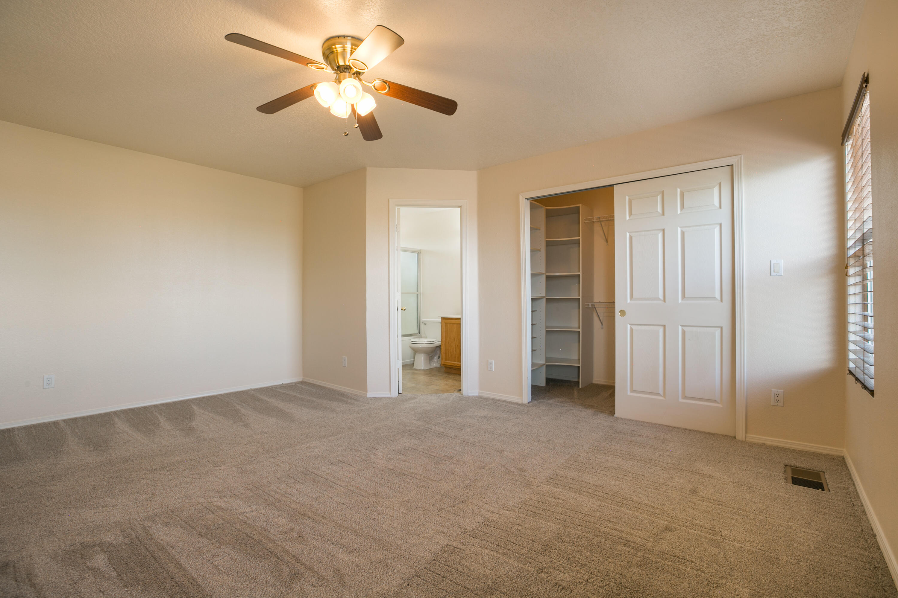 1705 Sierra Norte Loop NE