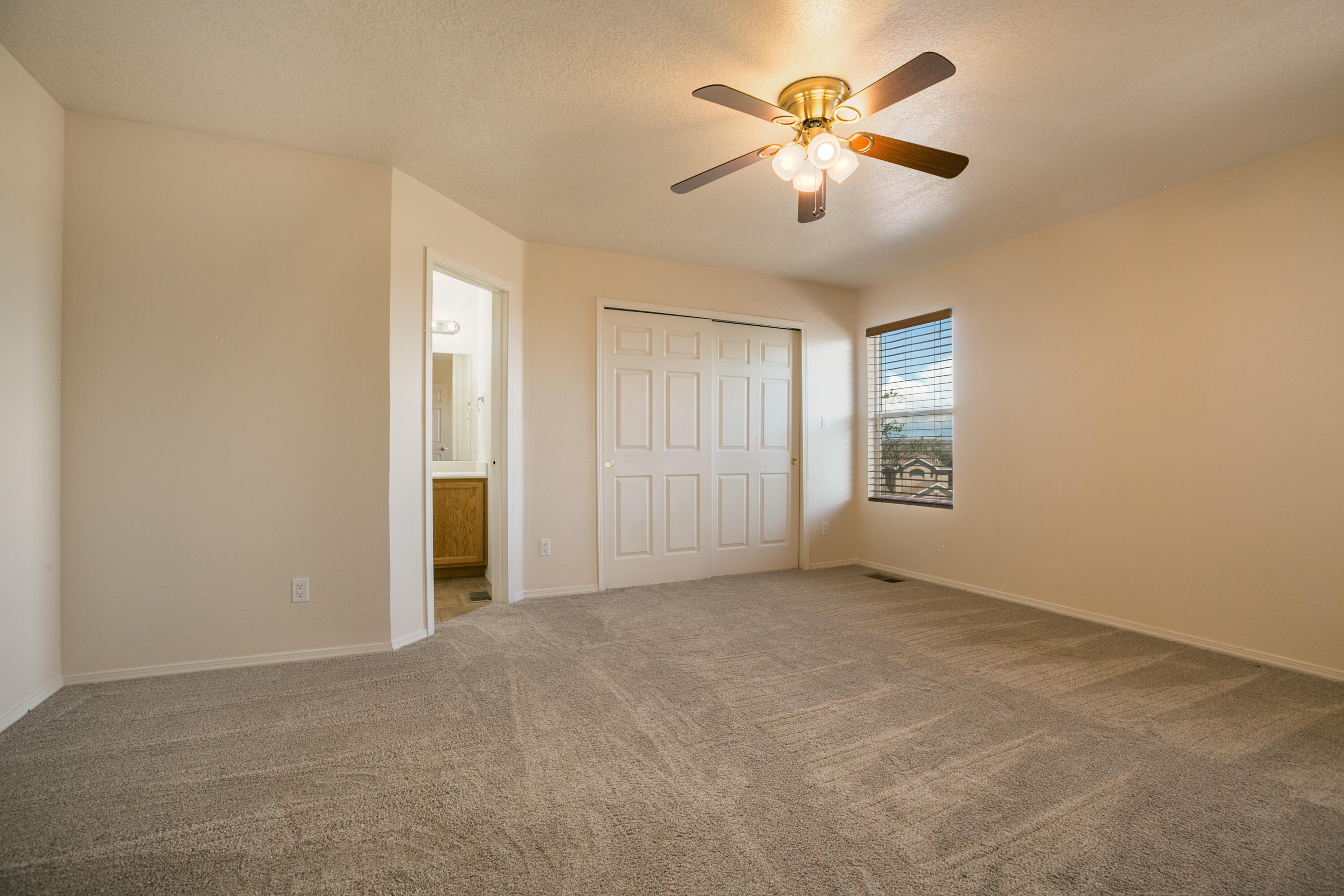 1705 Sierra Norte Loop NE
