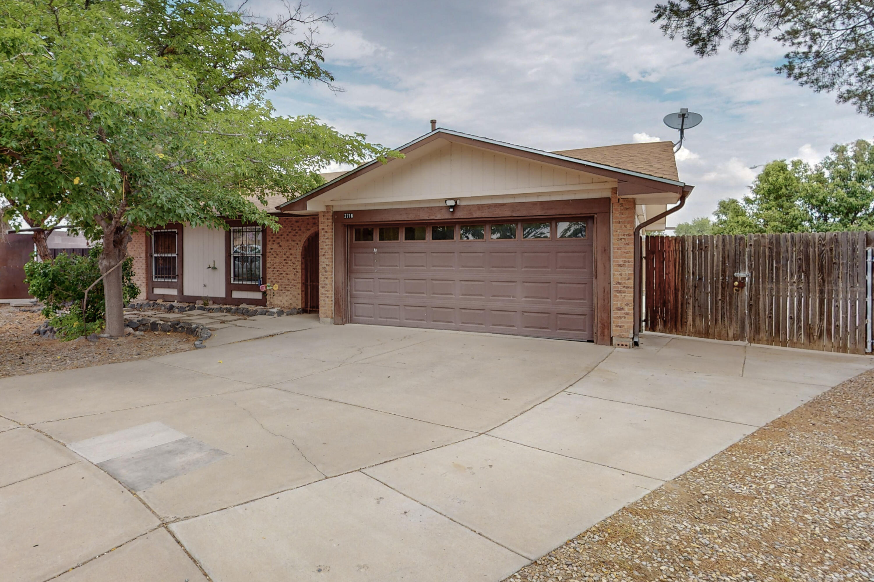 2716 Llano Encantado NW