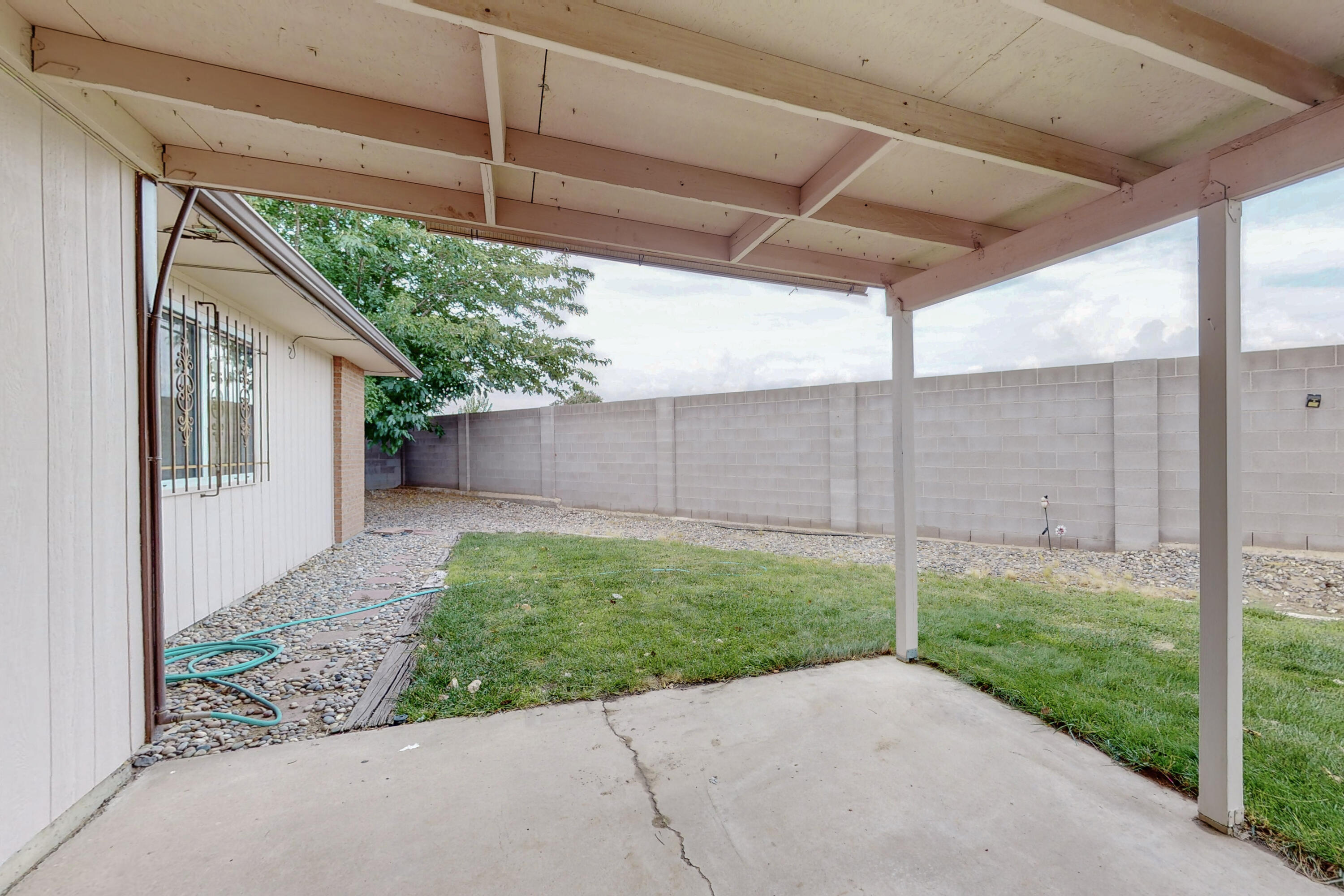 2716 Llano Encantado NW