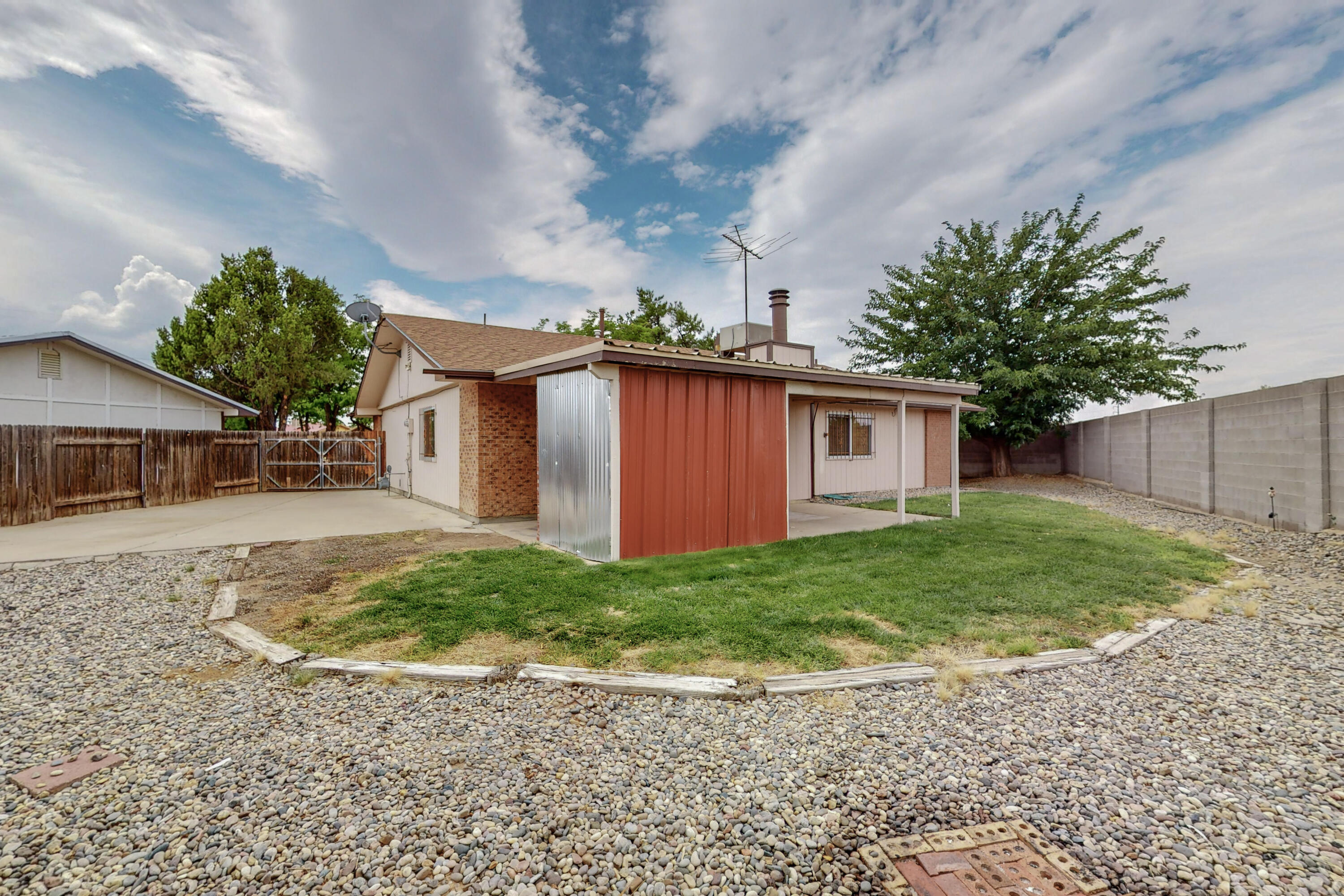 2716 Llano Encantado NW