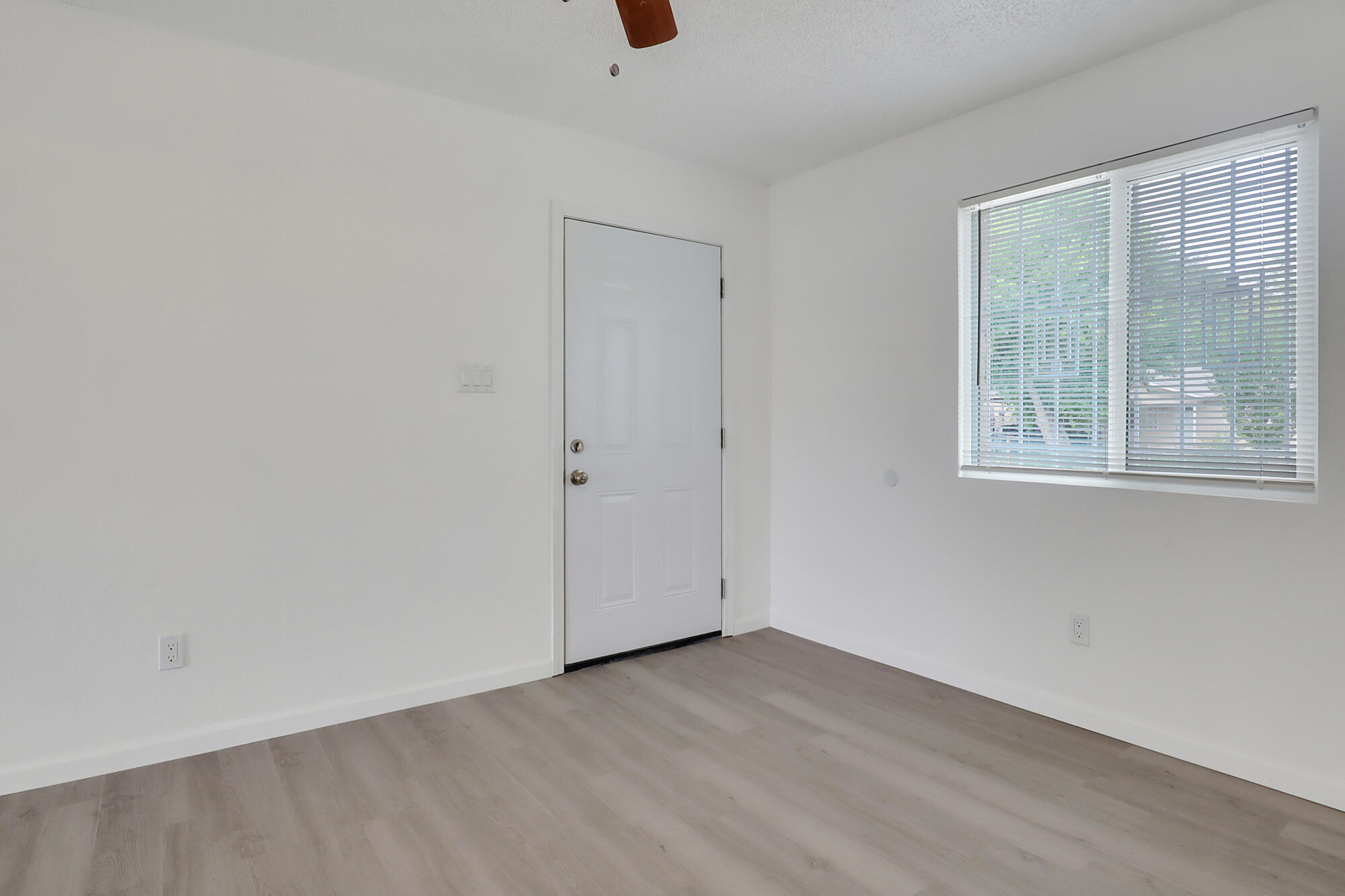 4800 W Lea Drive SW