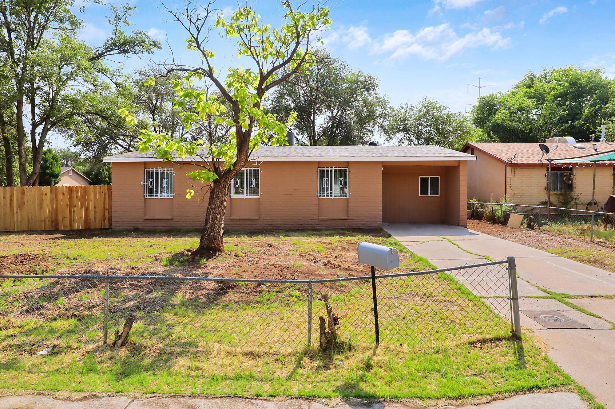4800 W Lea Drive SW