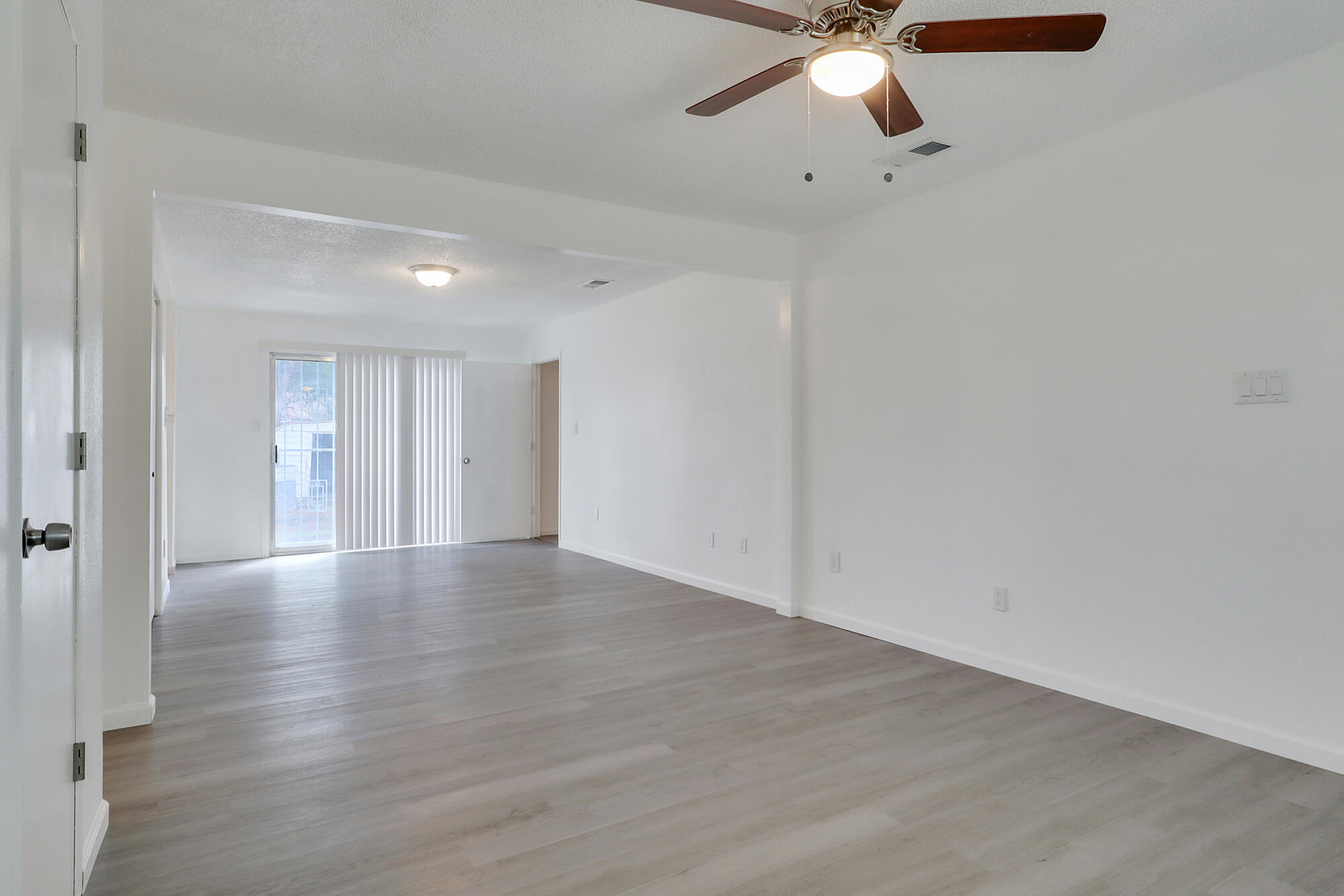 4800 W Lea Drive SW
