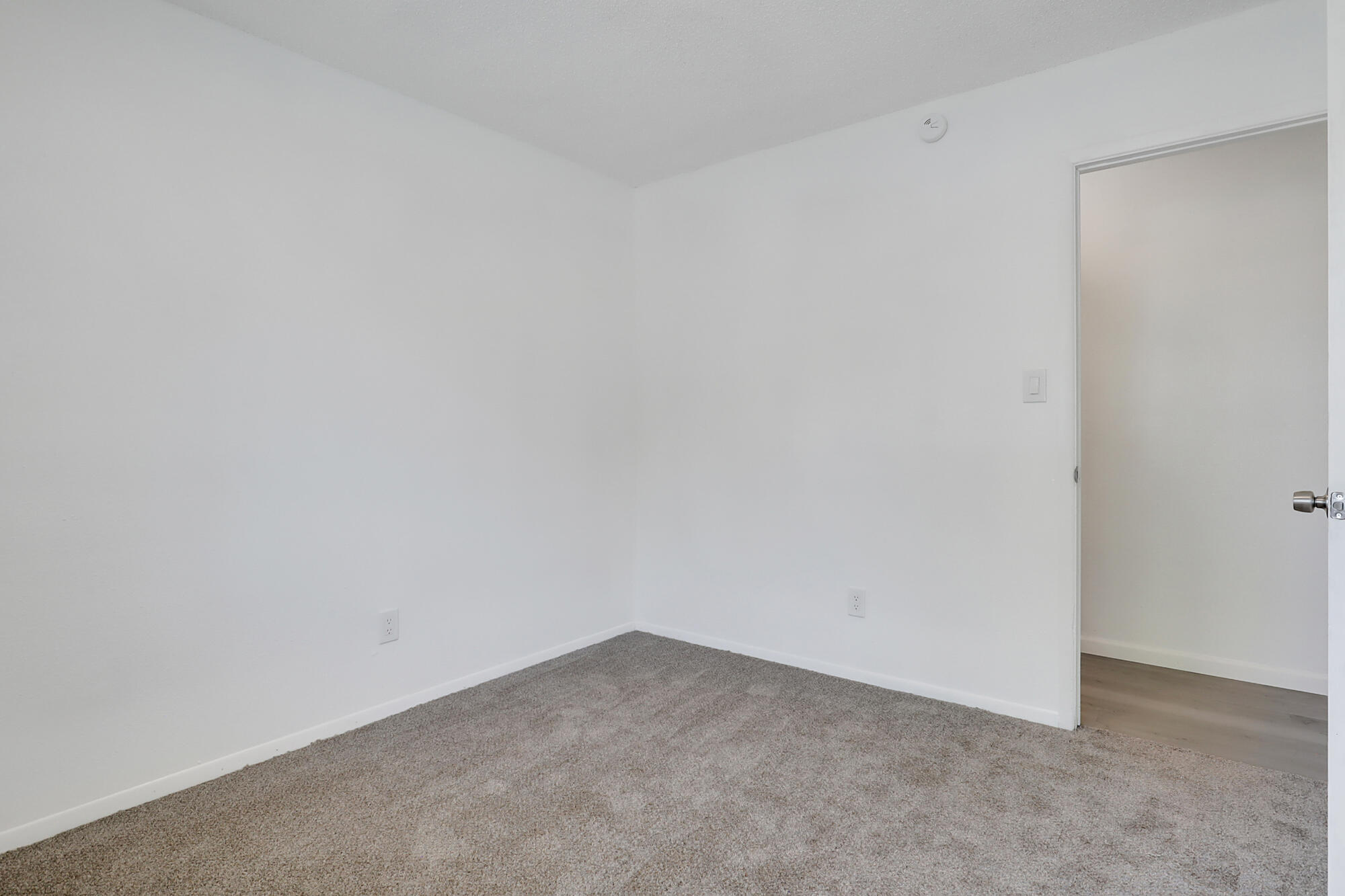 4800 W Lea Drive SW