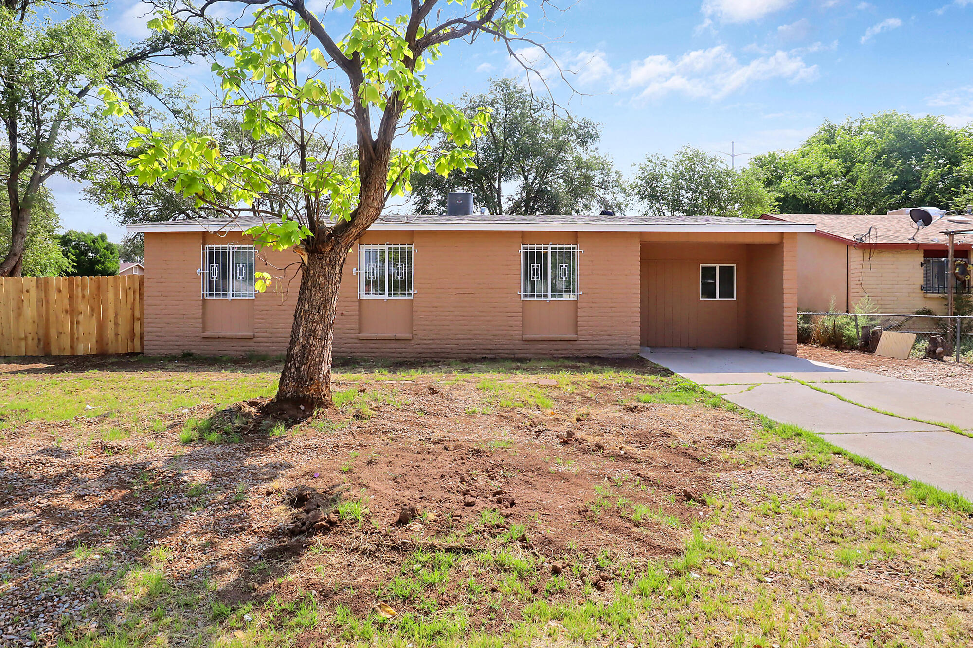 4800 W Lea Drive SW
