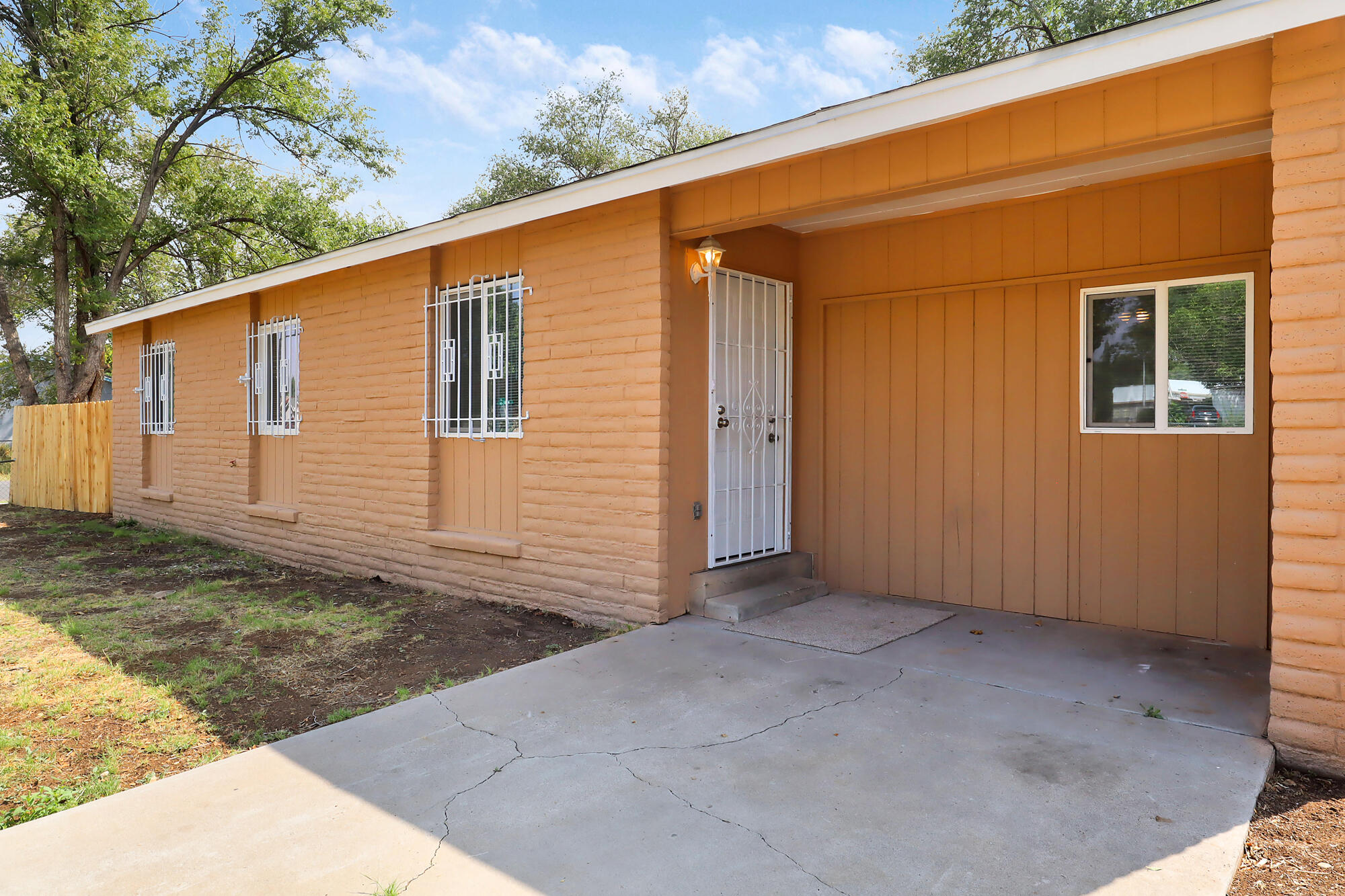 4800 W Lea Drive SW