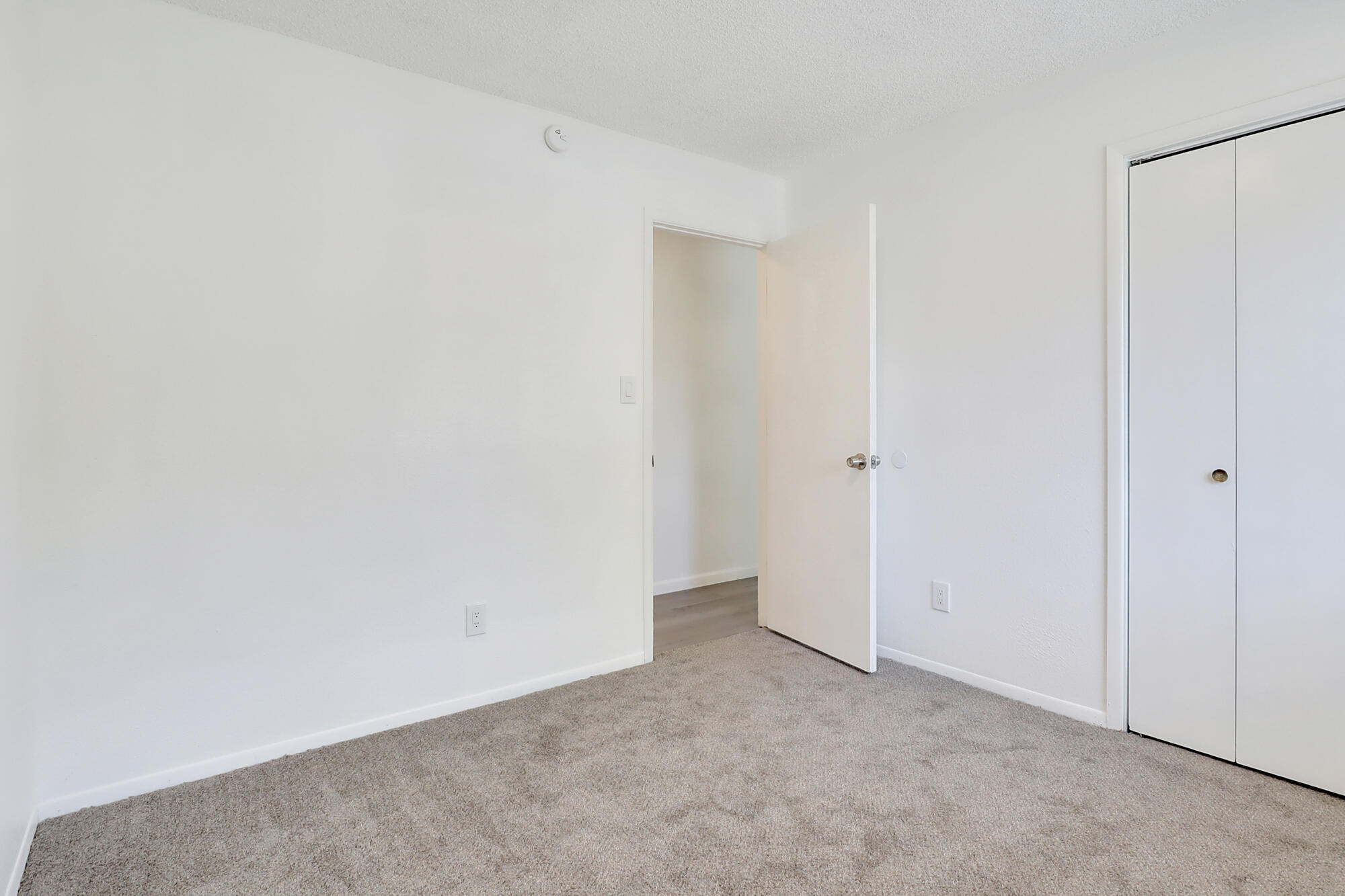 4800 W Lea Drive SW