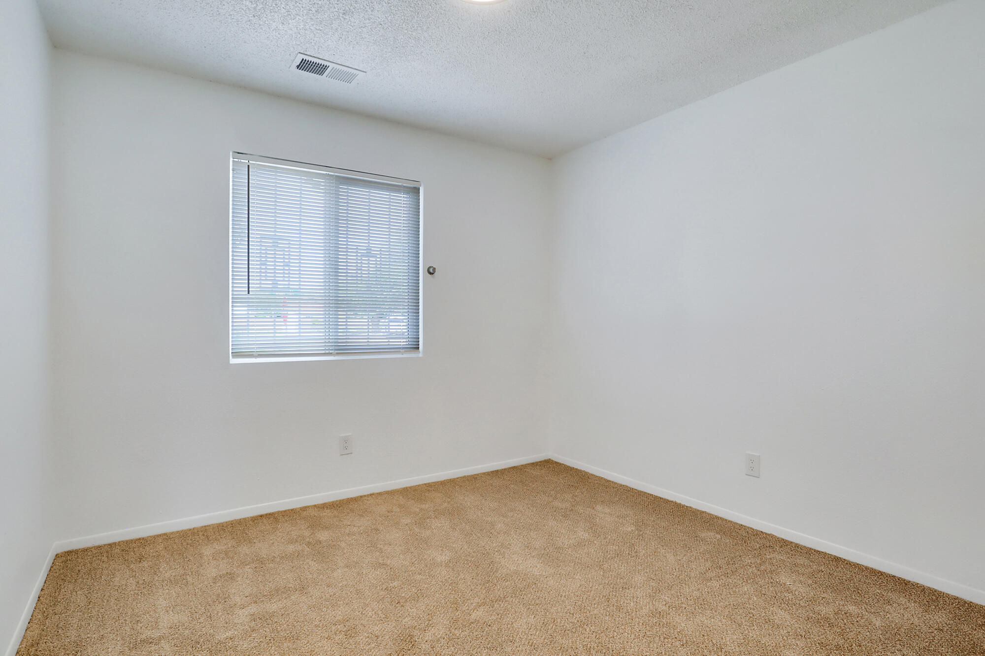 4800 W Lea Drive SW