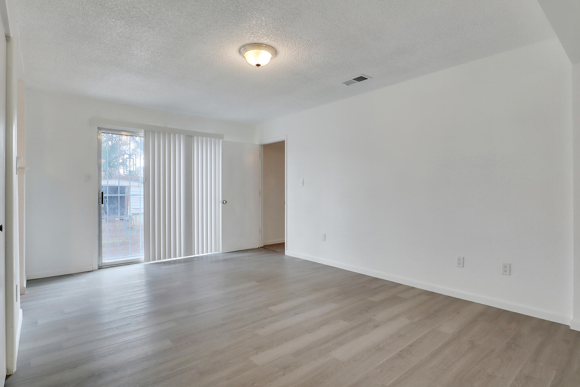 4800 W Lea Drive SW