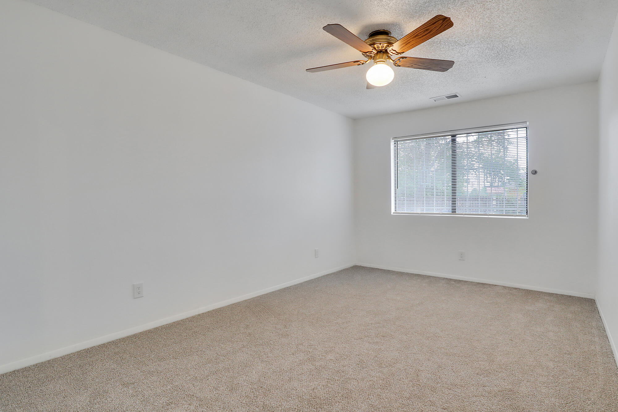 4800 W Lea Drive SW