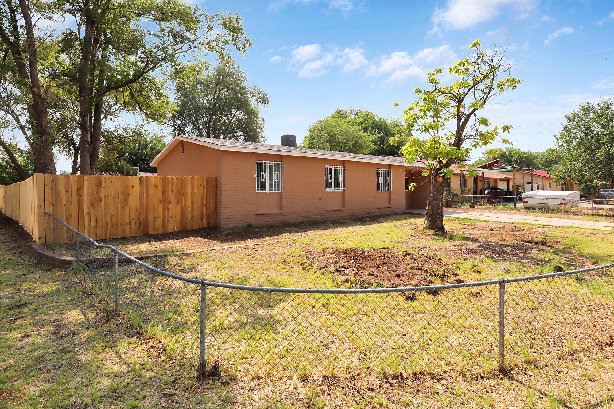 4800 W Lea Drive SW