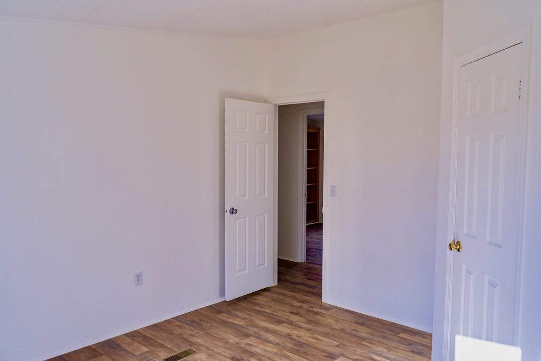 1117 Kent Road NE