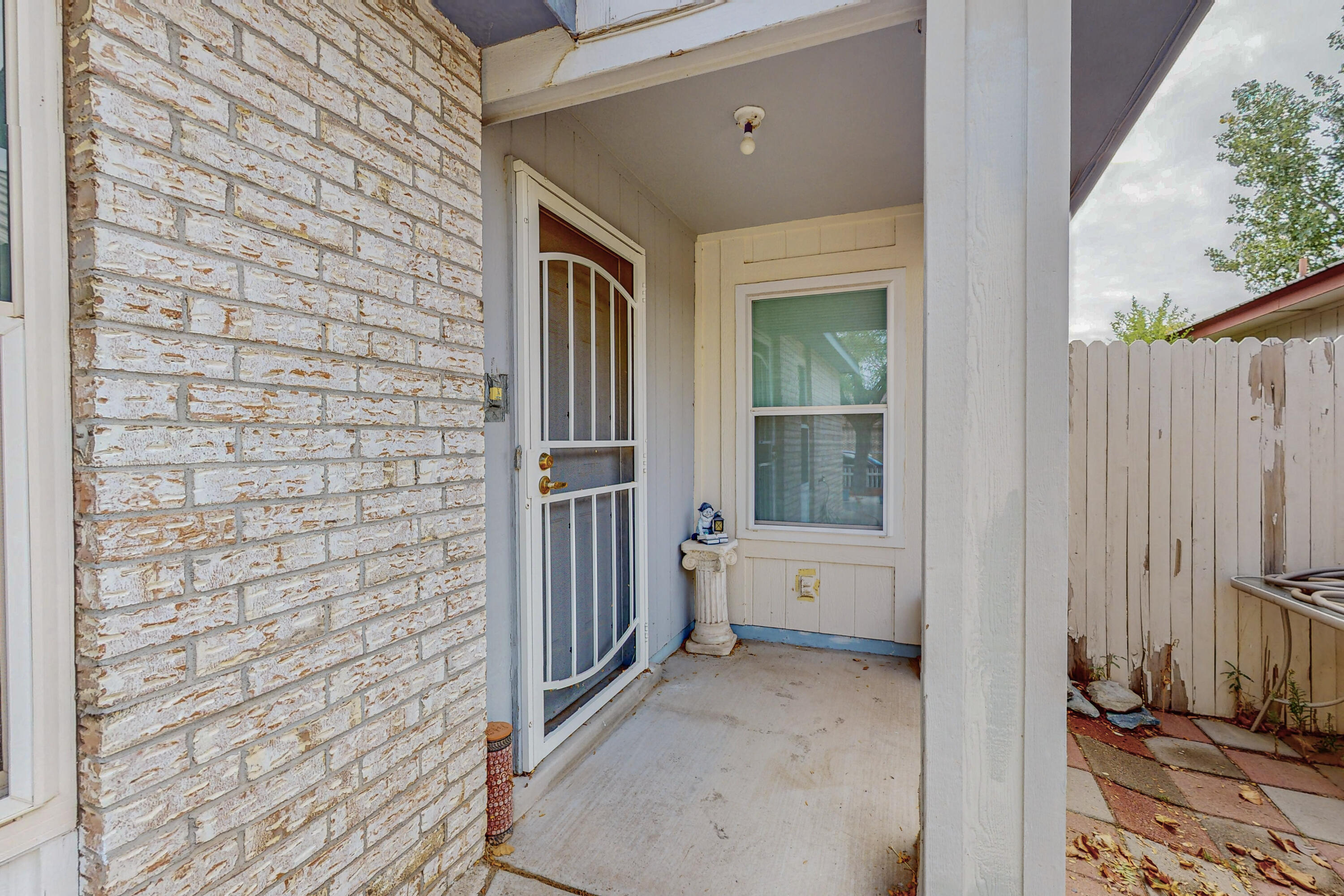 1074 Pandora Drive SW