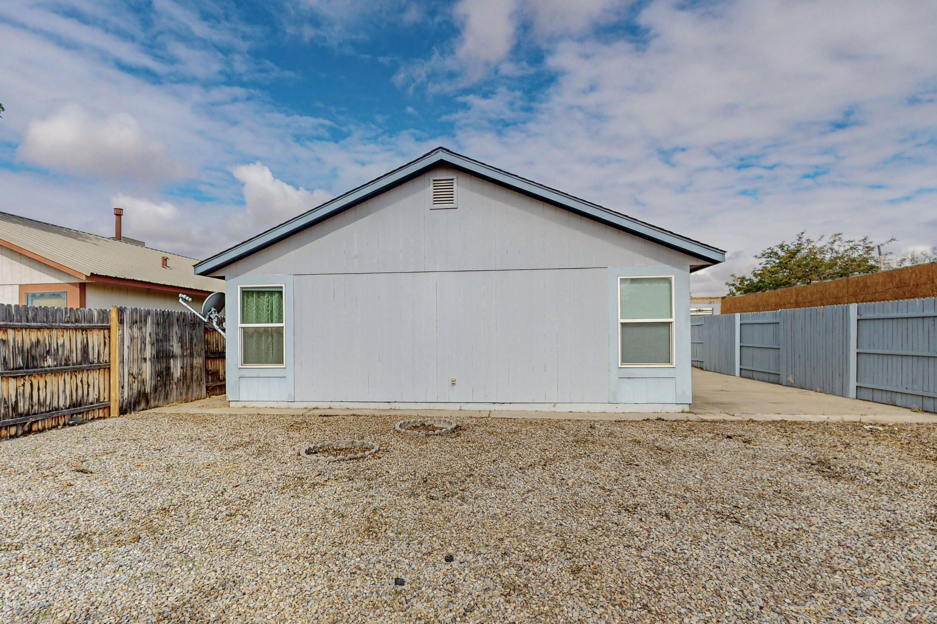 1074 Pandora Drive SW